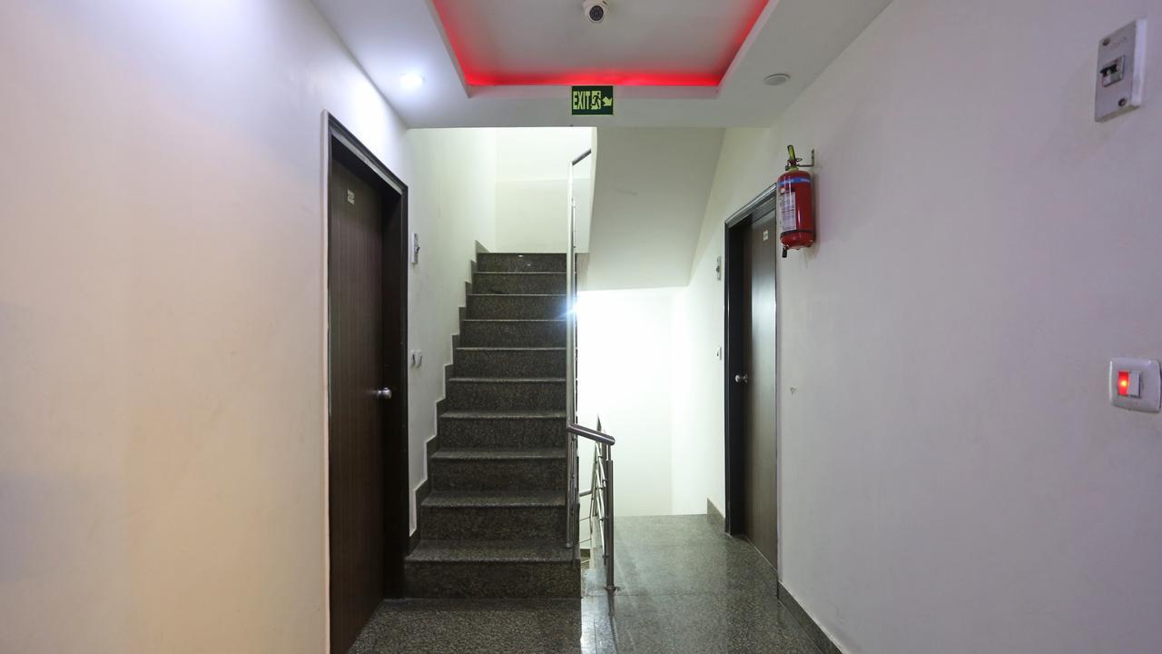 Hotel Fabhotel Luck Residency Delhi Airport 3*