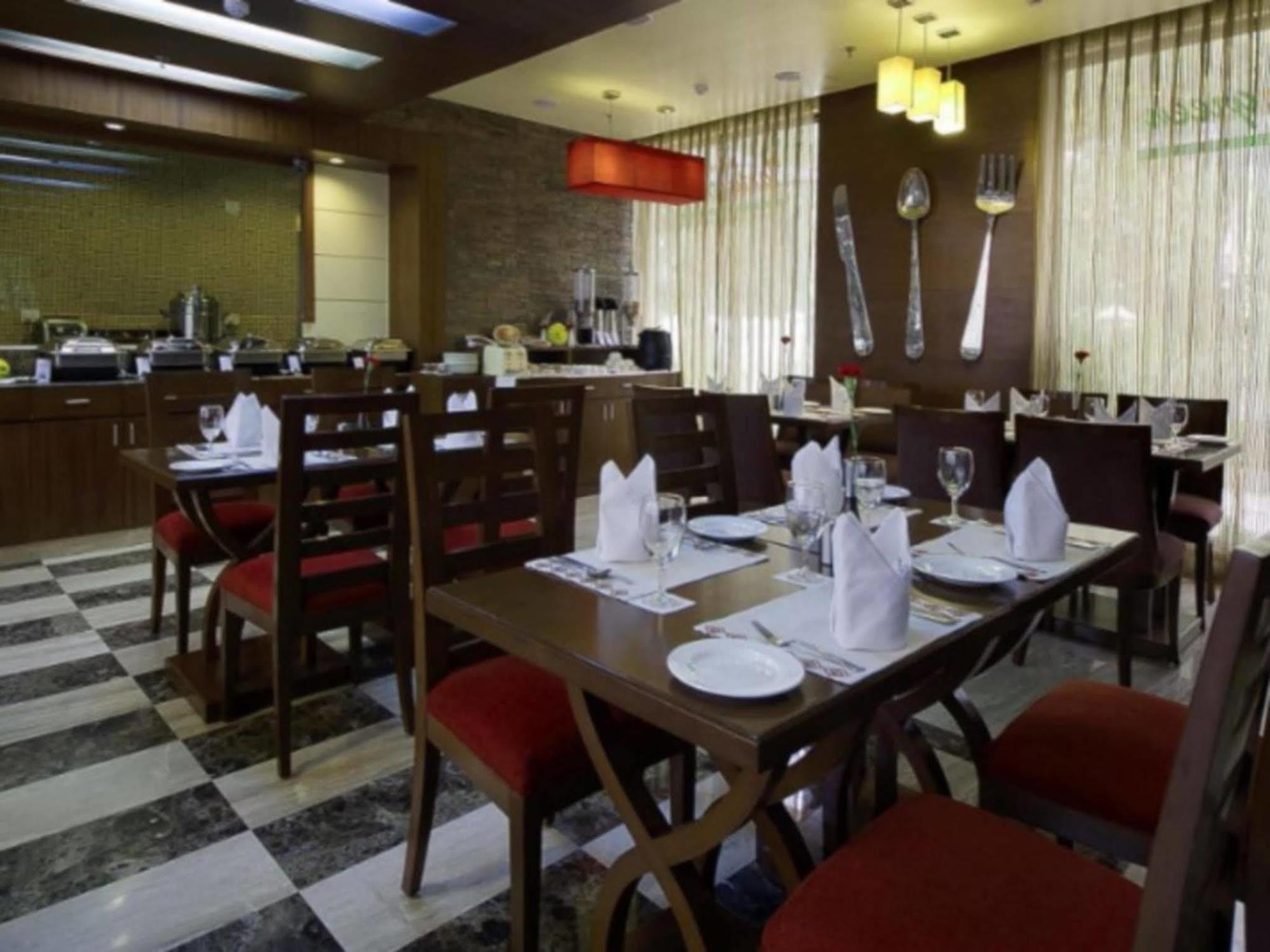 Hotel Jivitesh 4*