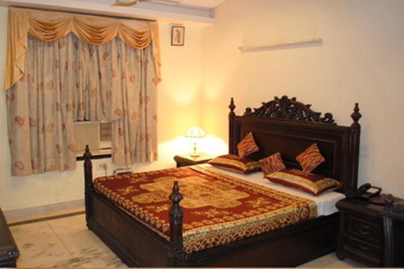 Golden Deluxe Hotel Delhi (National Capital Territory of India)