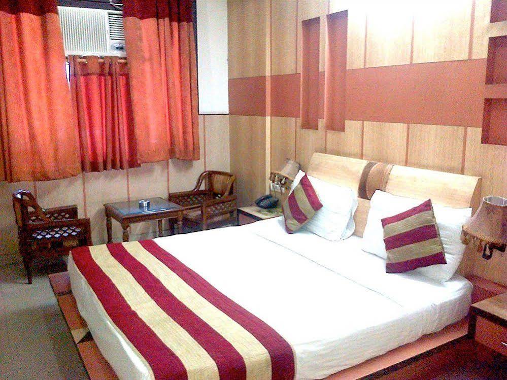 S.p.b 87 3* Delhi (National Capital Territory of India)
