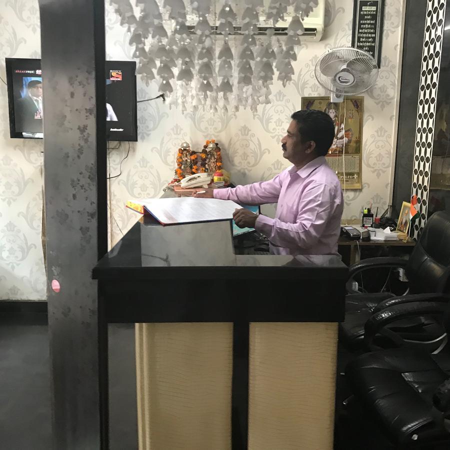 Cosmo - Karol Bagh Hotel