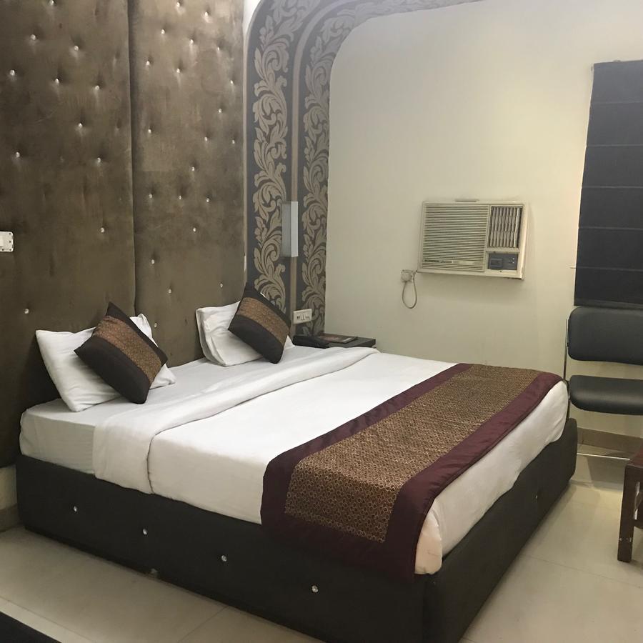 Hotel Cosmo - Karol Bagh