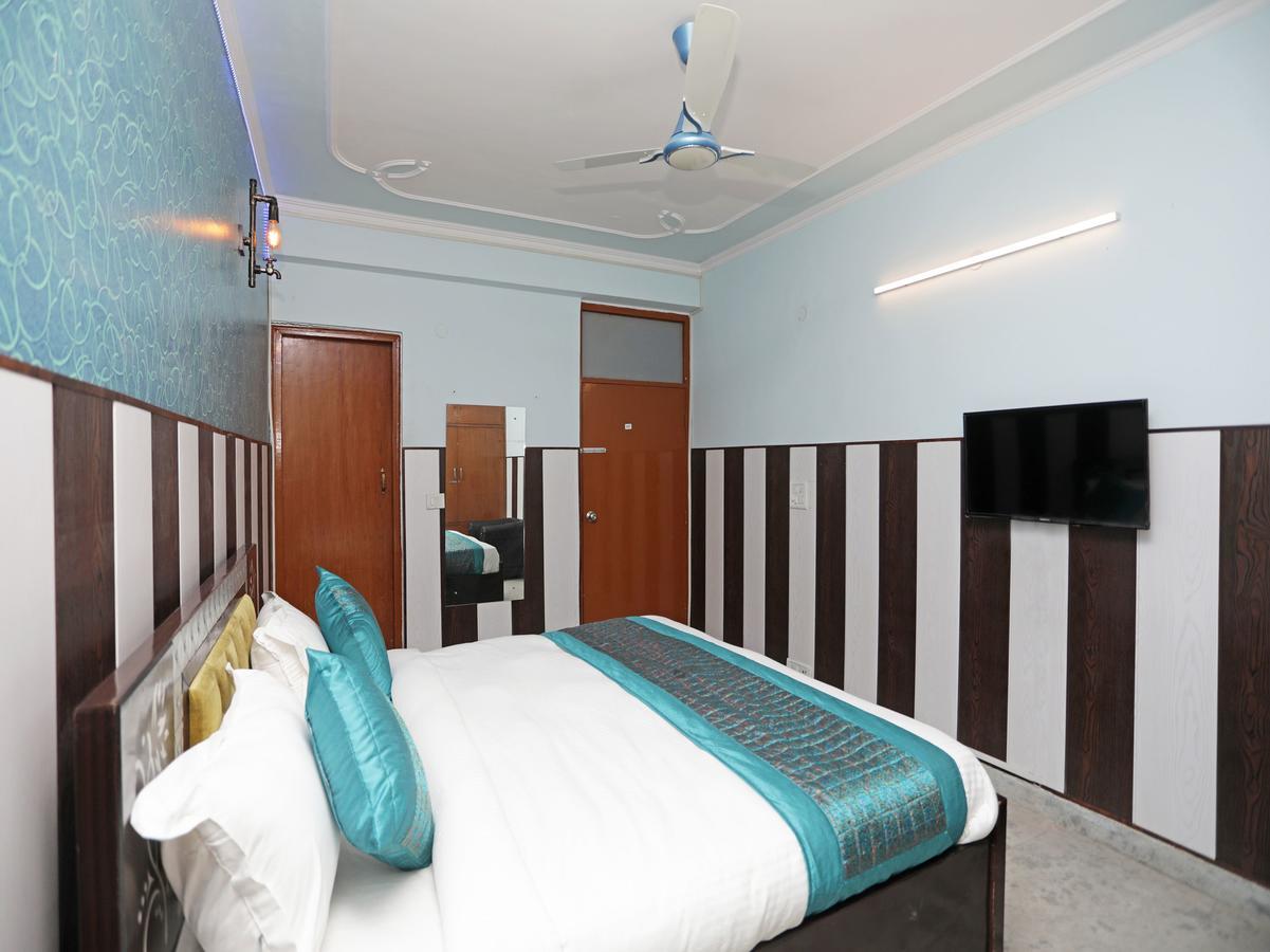 Oyo 11924 Jp Residency Hotel New Delhi
