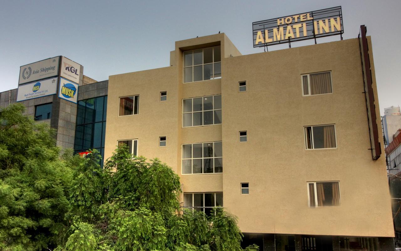 Almati - Near Delhi Airport Hotel 3*