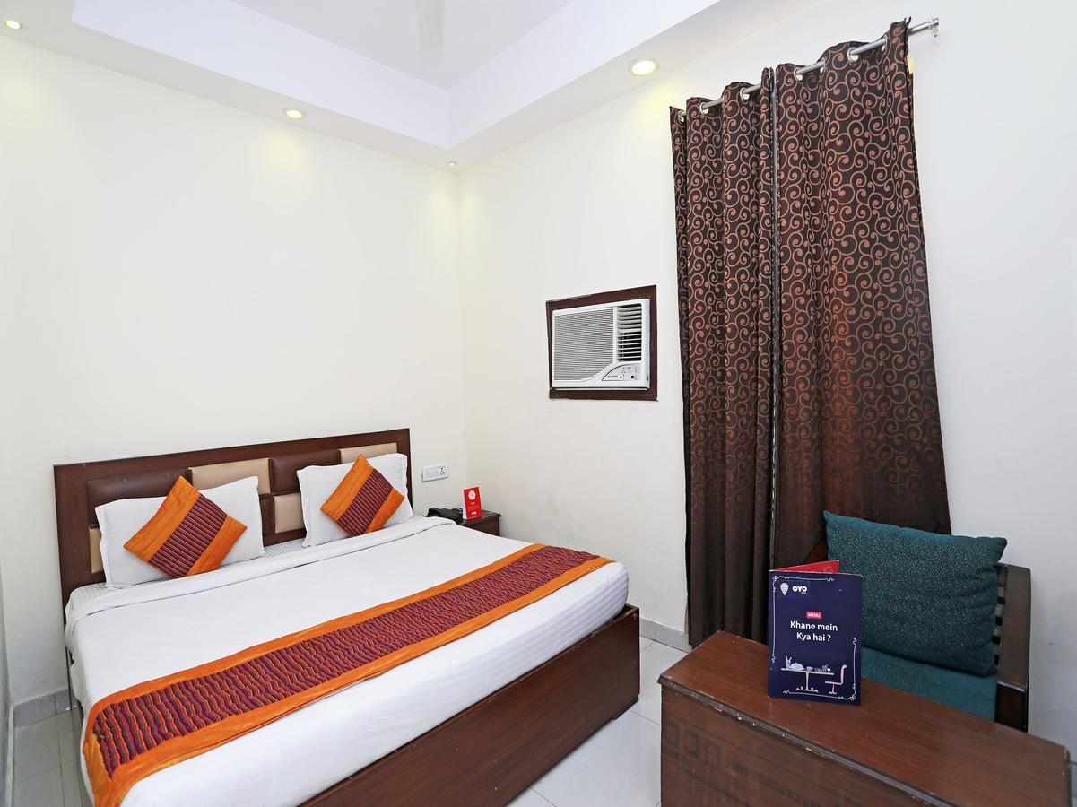 Hotel Oyo 4882 Golden Park