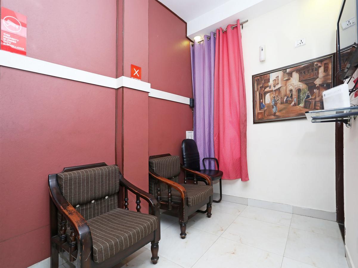 Hotel Oyo 4882 Golden Park