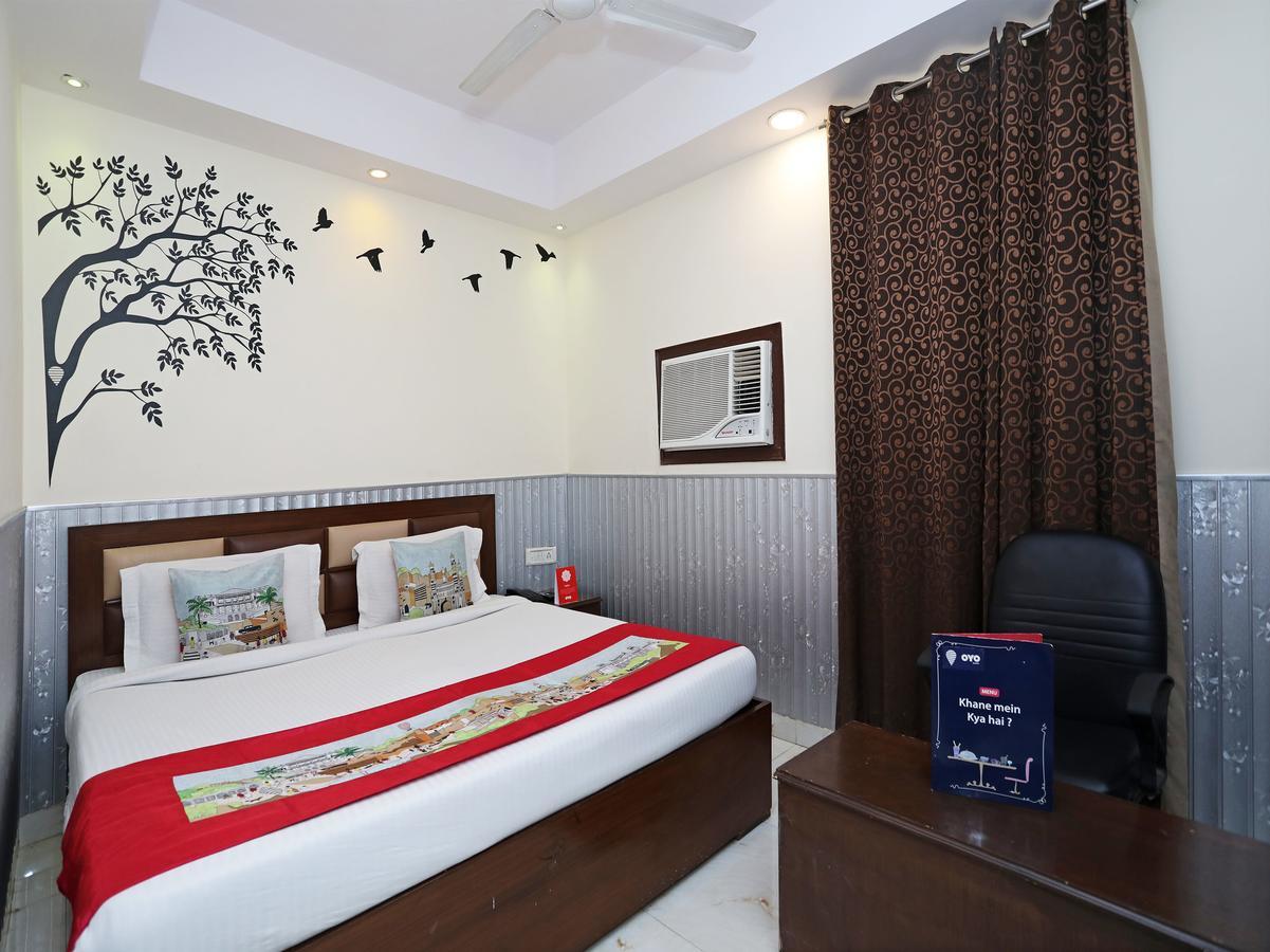 Oyo 4882 Golden Park Hotel 3*