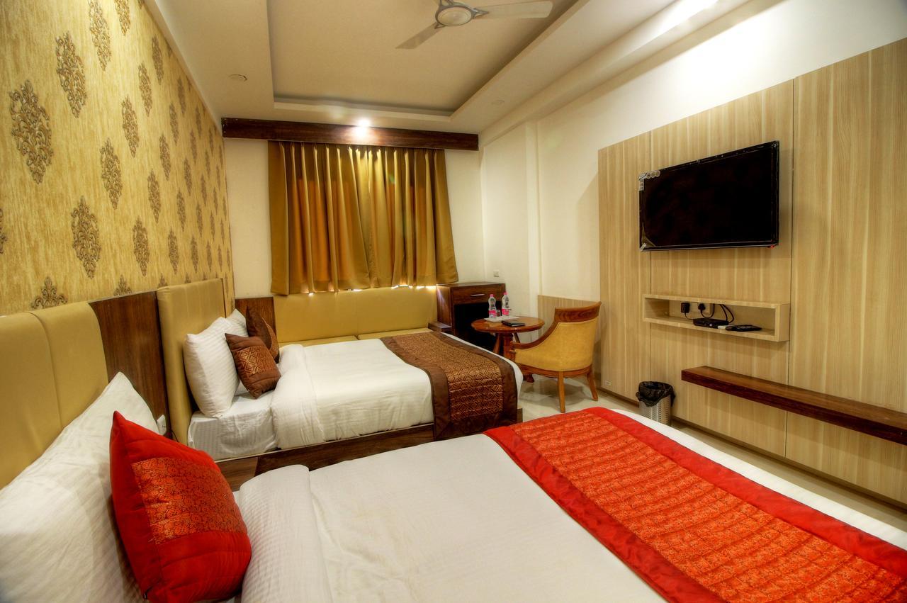 Almati - Near Delhi Airport Hotel 3*