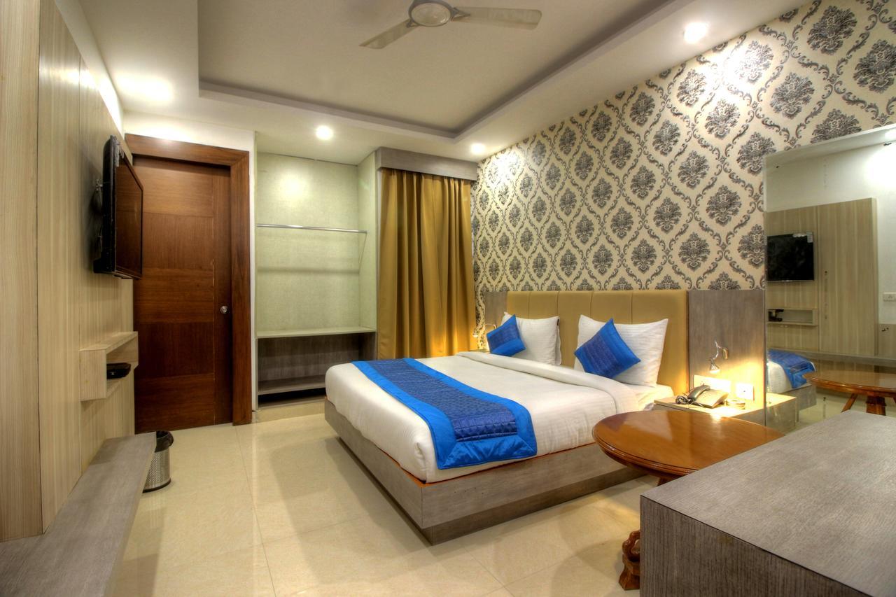 Almati - Near Delhi Airport