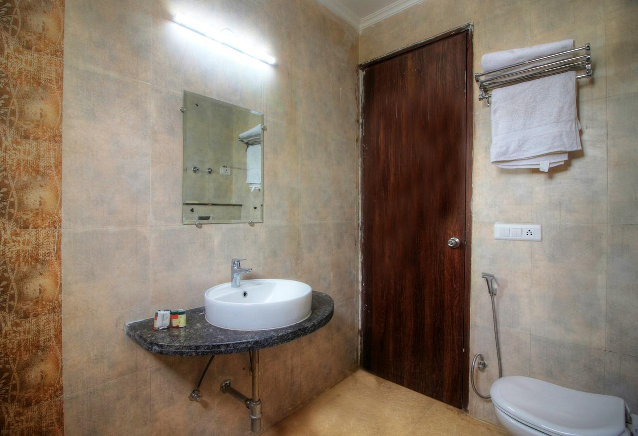 Almati - Near Delhi Airport 3*