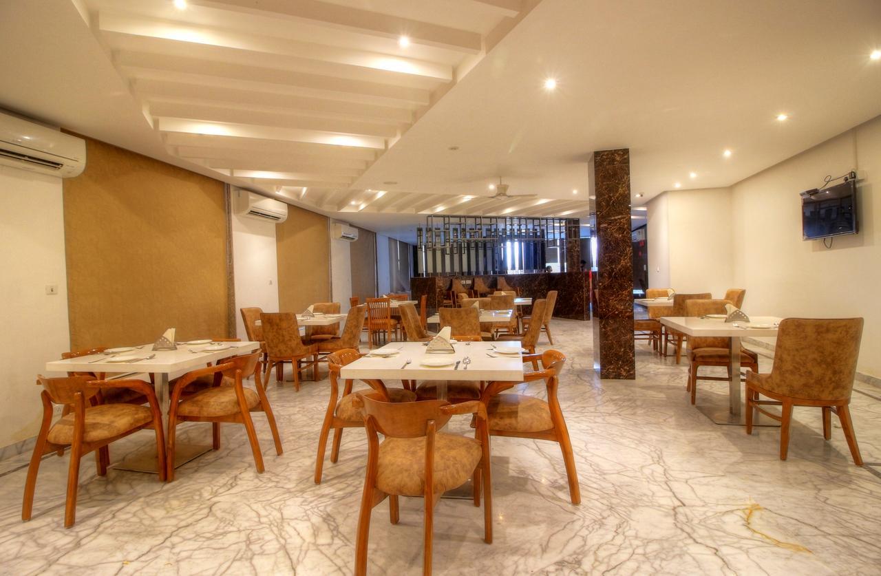Hotel Almati - Near Delhi Airport 3*