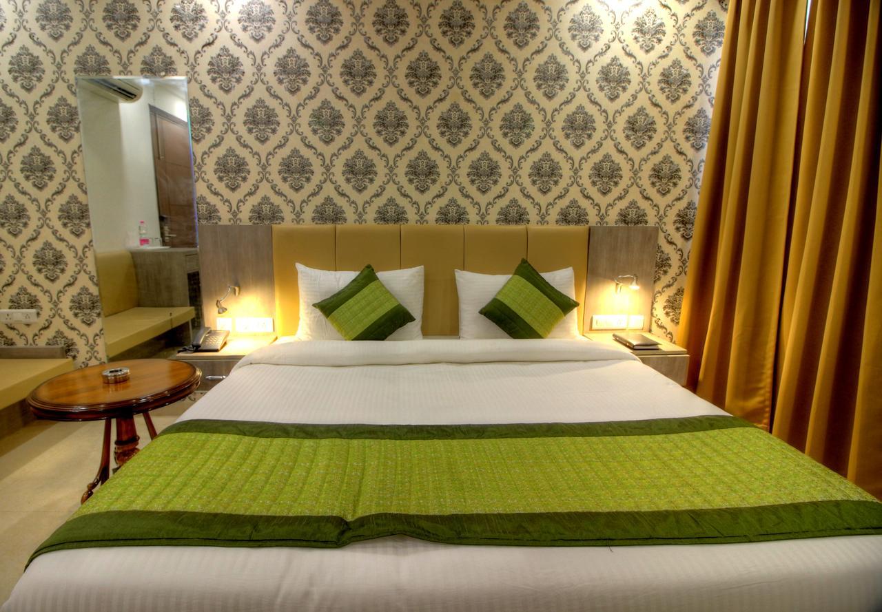 Hotel Almati - Near Delhi Airport 3*