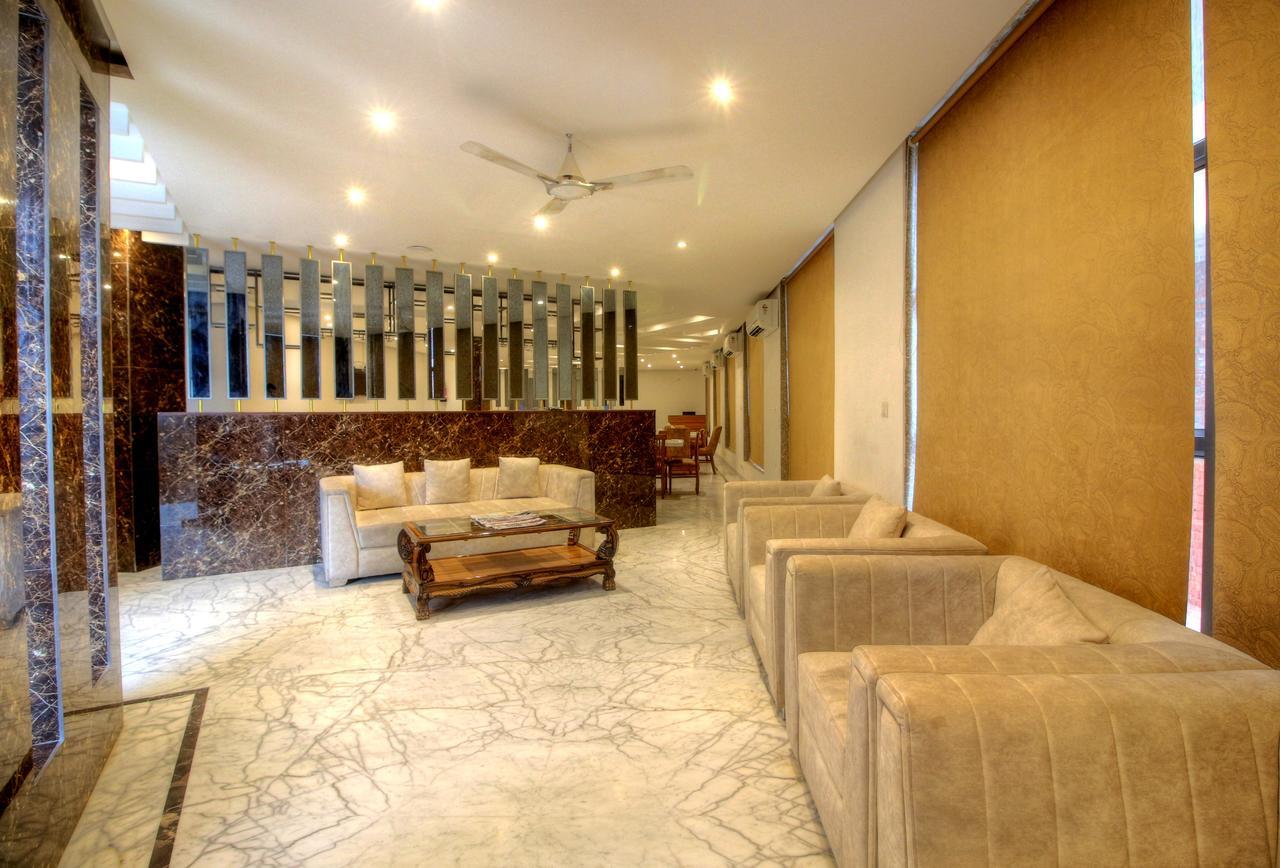 Hotel Almati - Near Delhi Airport Nova Deli