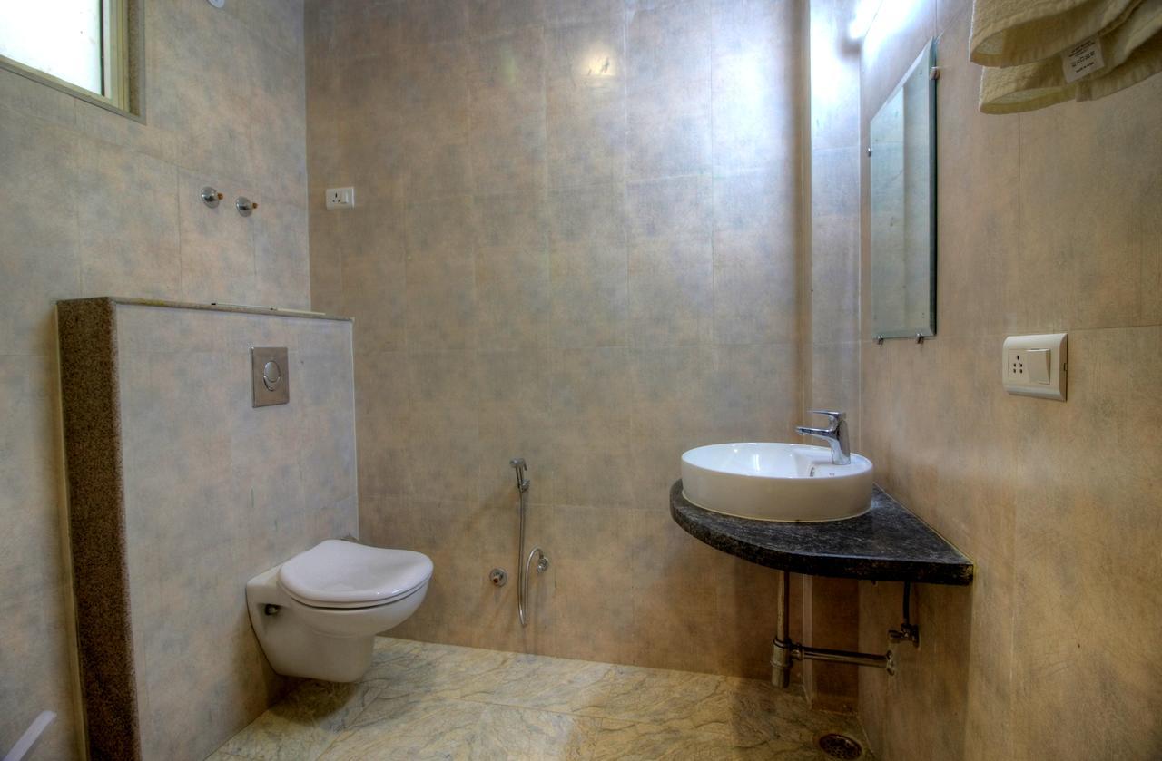 Almati - Near Delhi Airport 3*