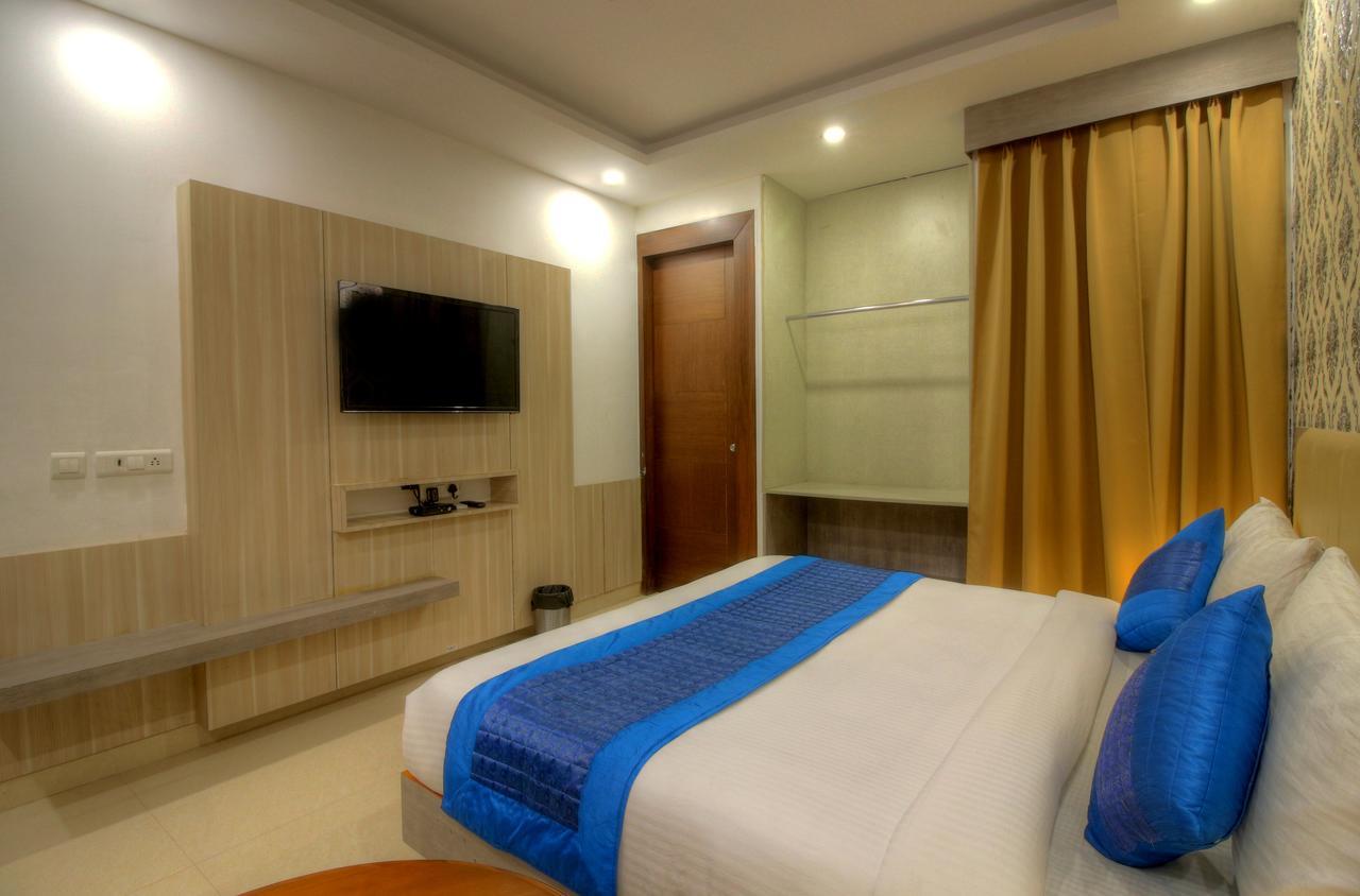Almati - Near Delhi Airport Hotel 3*