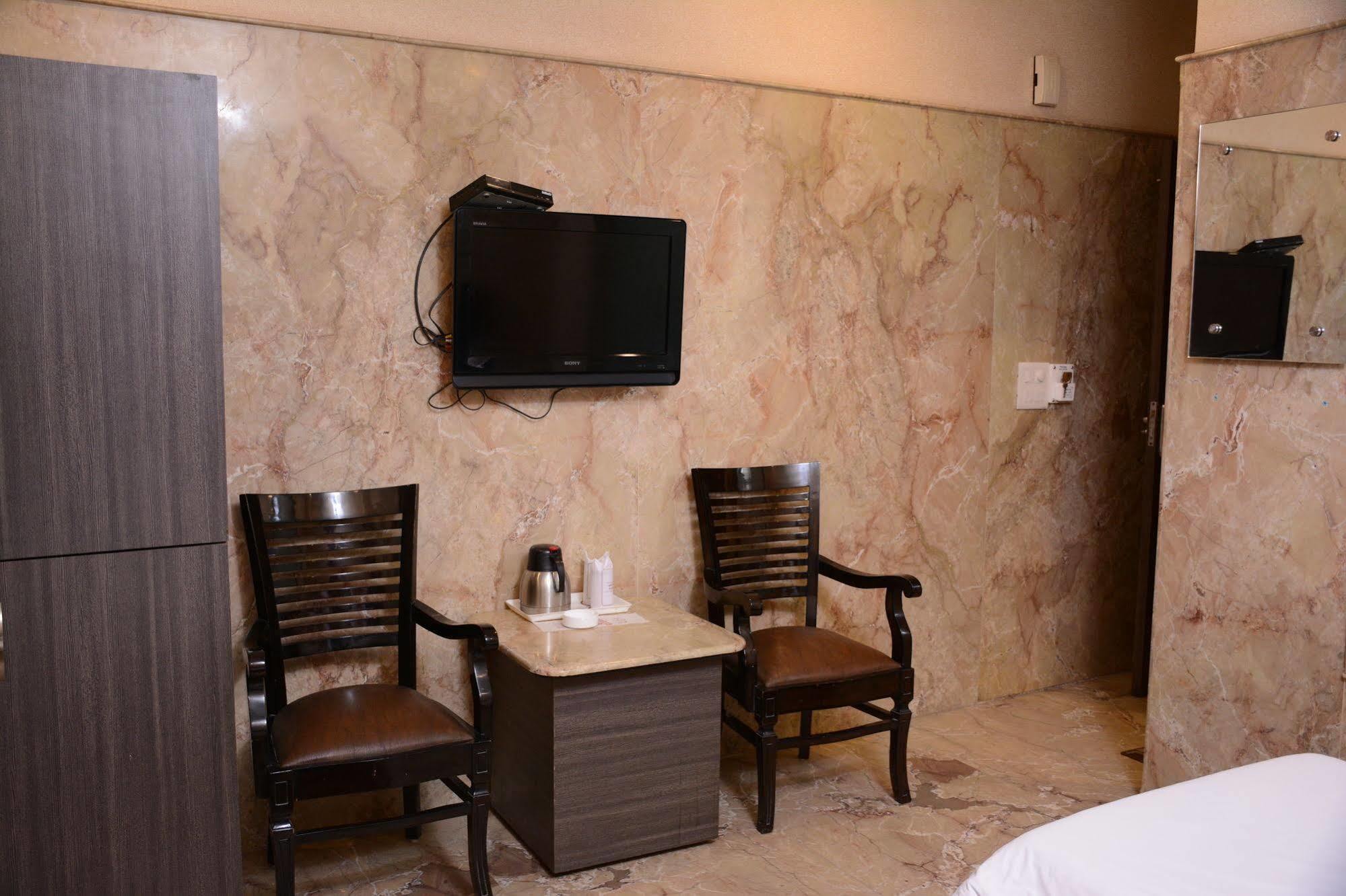Hotel Maank