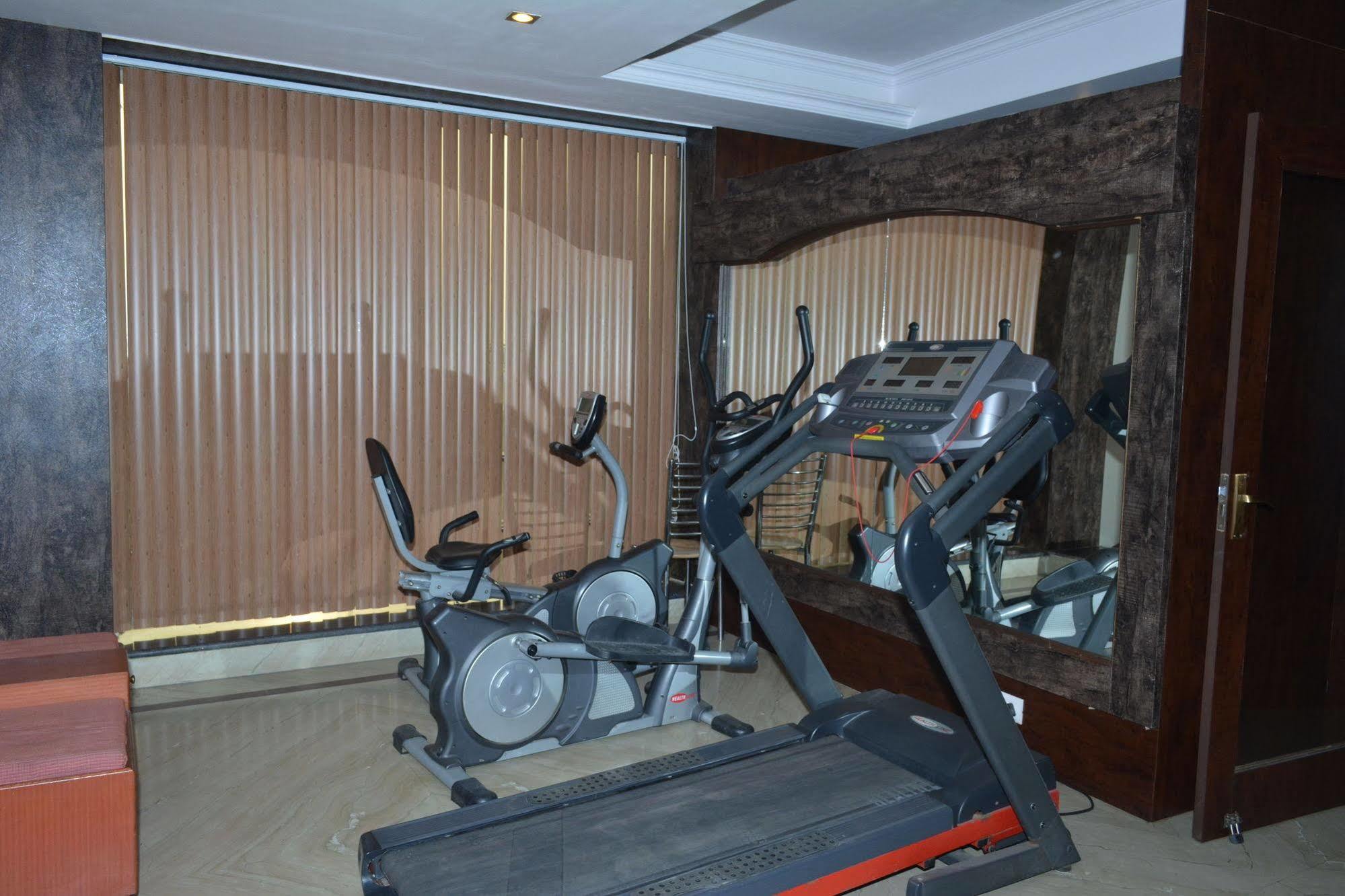 Airport Vishal Residency 3*
