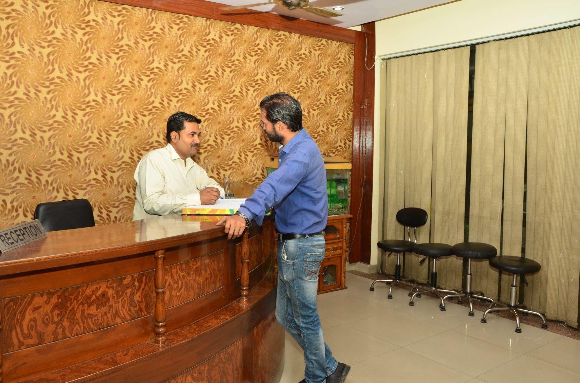 Hotel O Global New Delhi