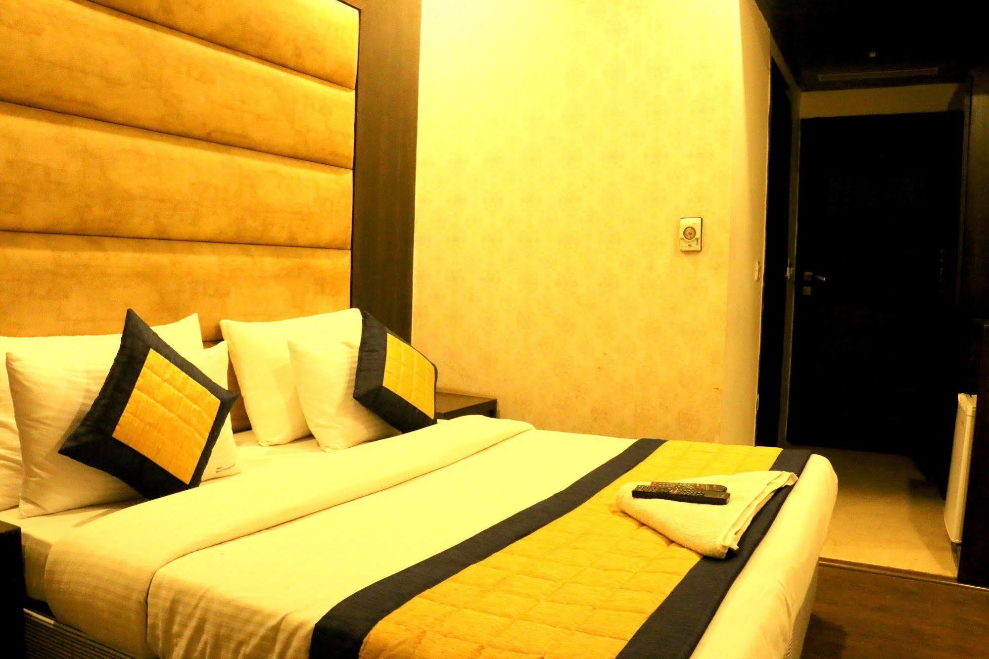 Hotel Benz International