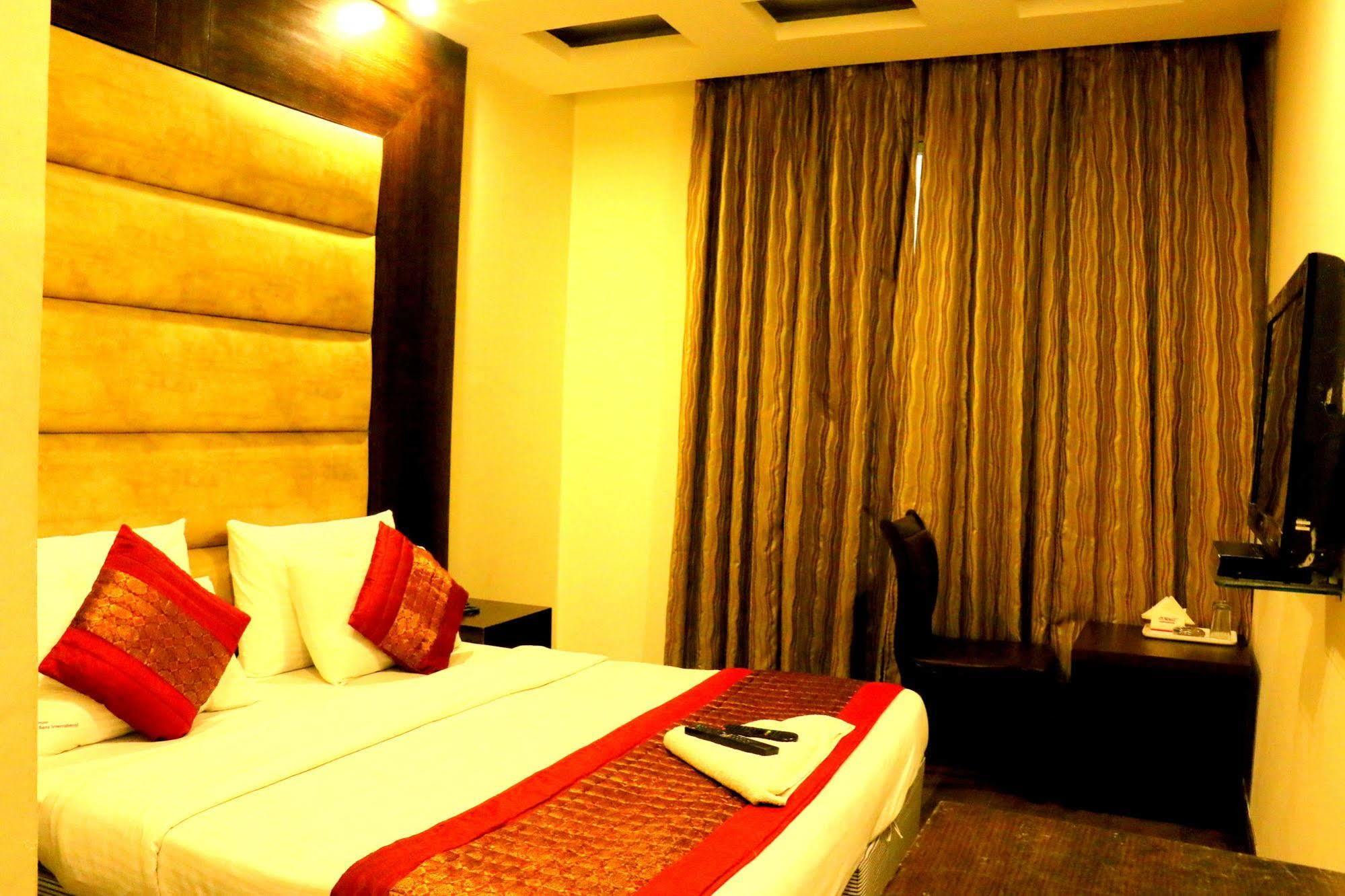 Benz International 3*