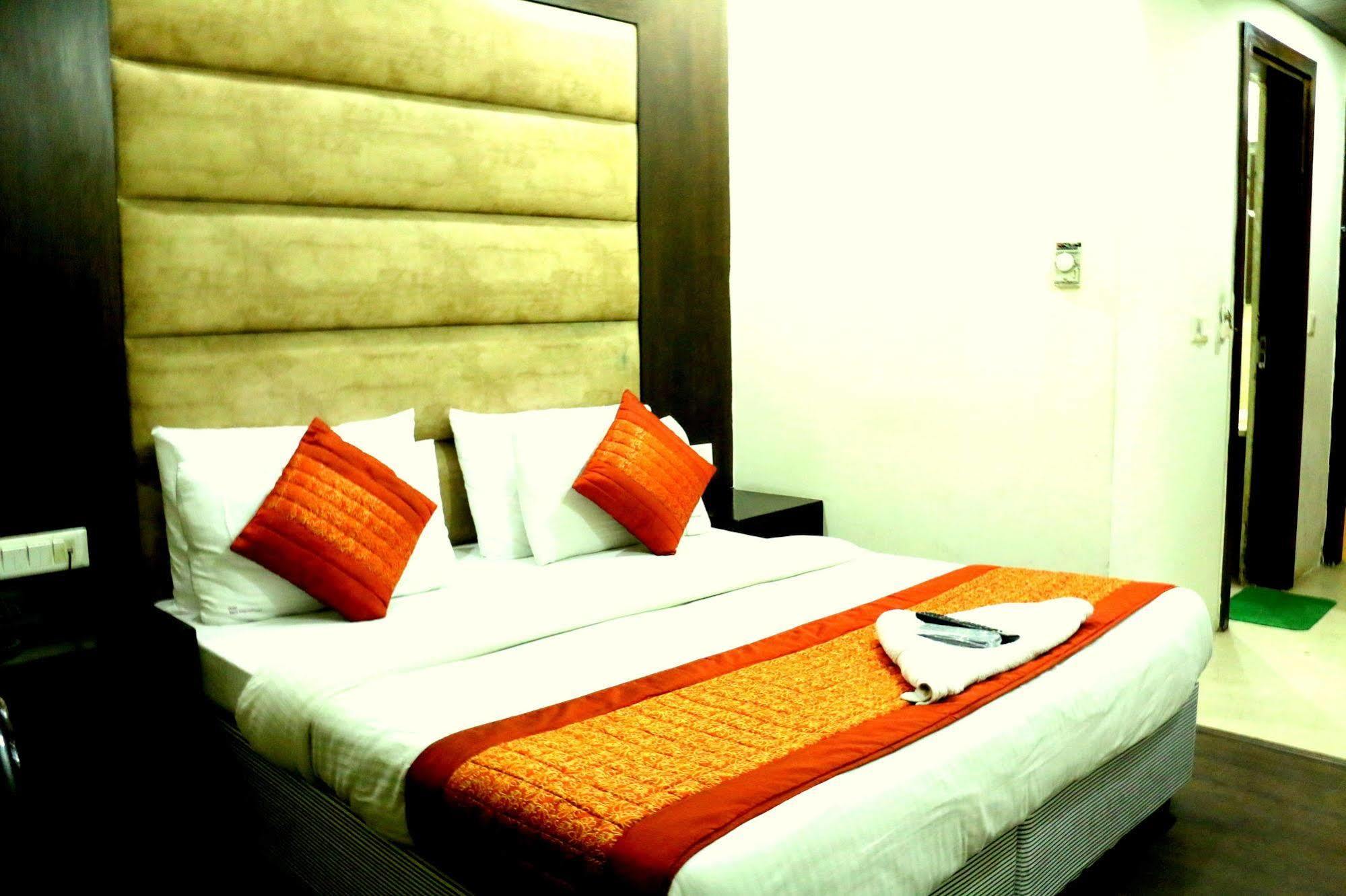 Hotel Benz International