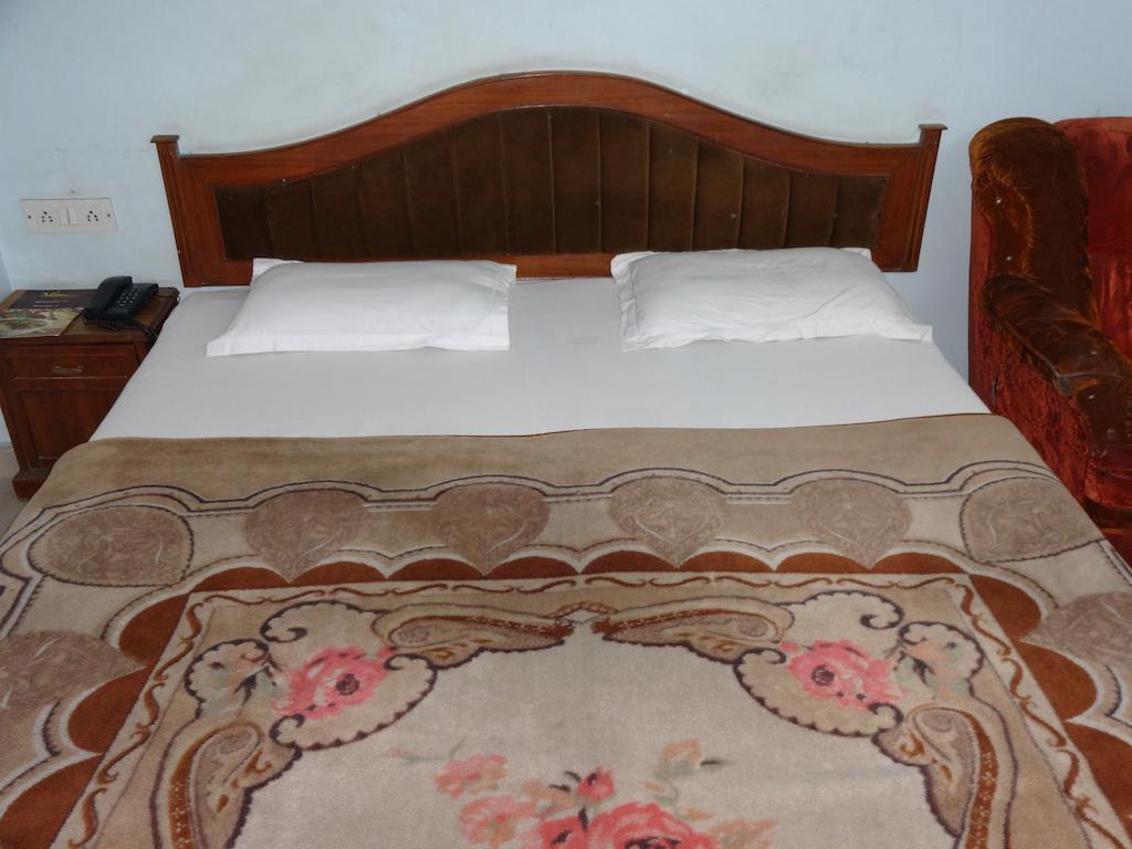 Golden Deluxe Hotel 3*
