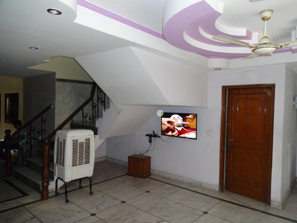 Hotel Golden Deluxe Delhi (National Capital Territory of India)