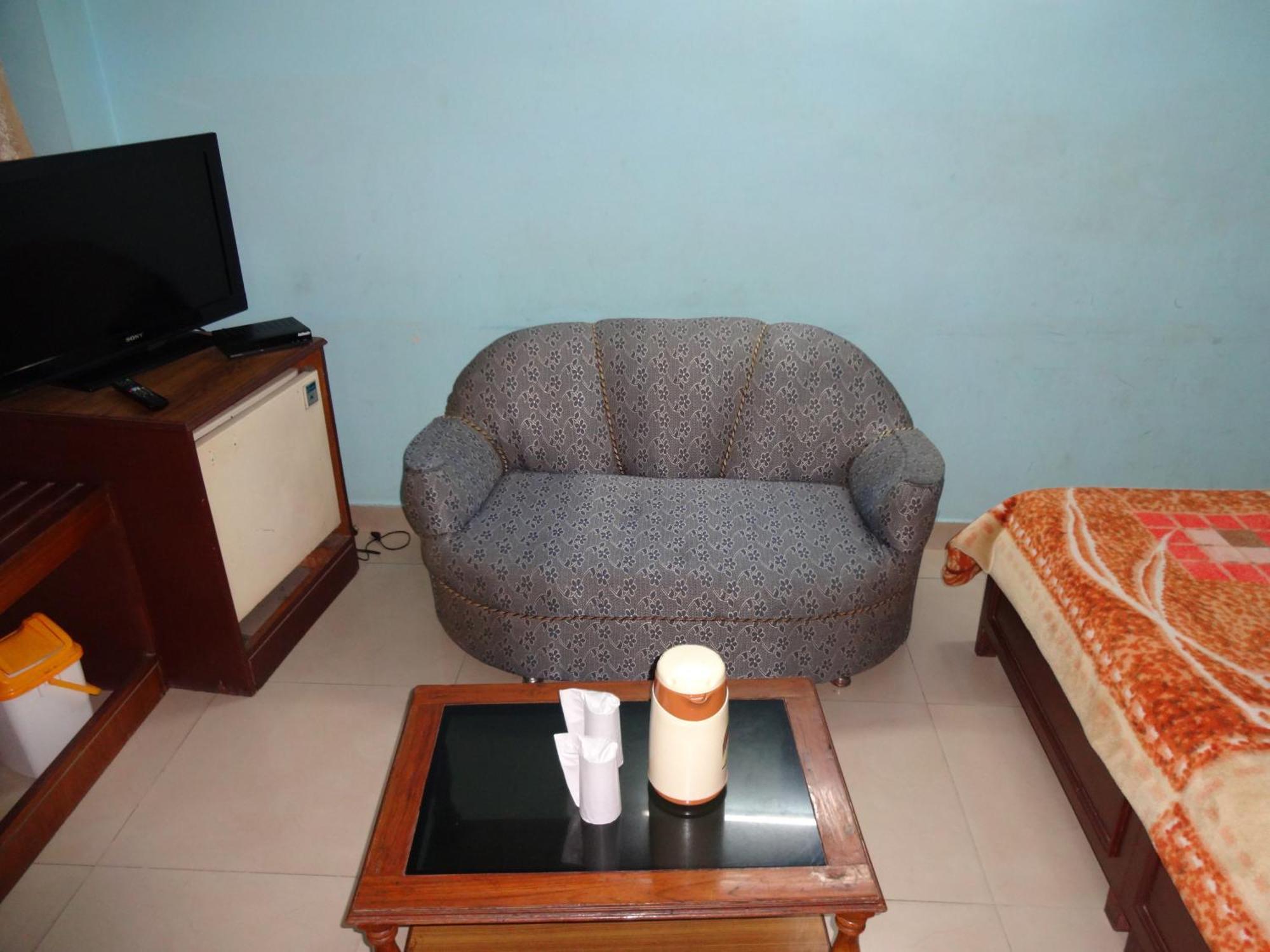 Golden Deluxe Hotel Delhi (National Capital Territory of India)