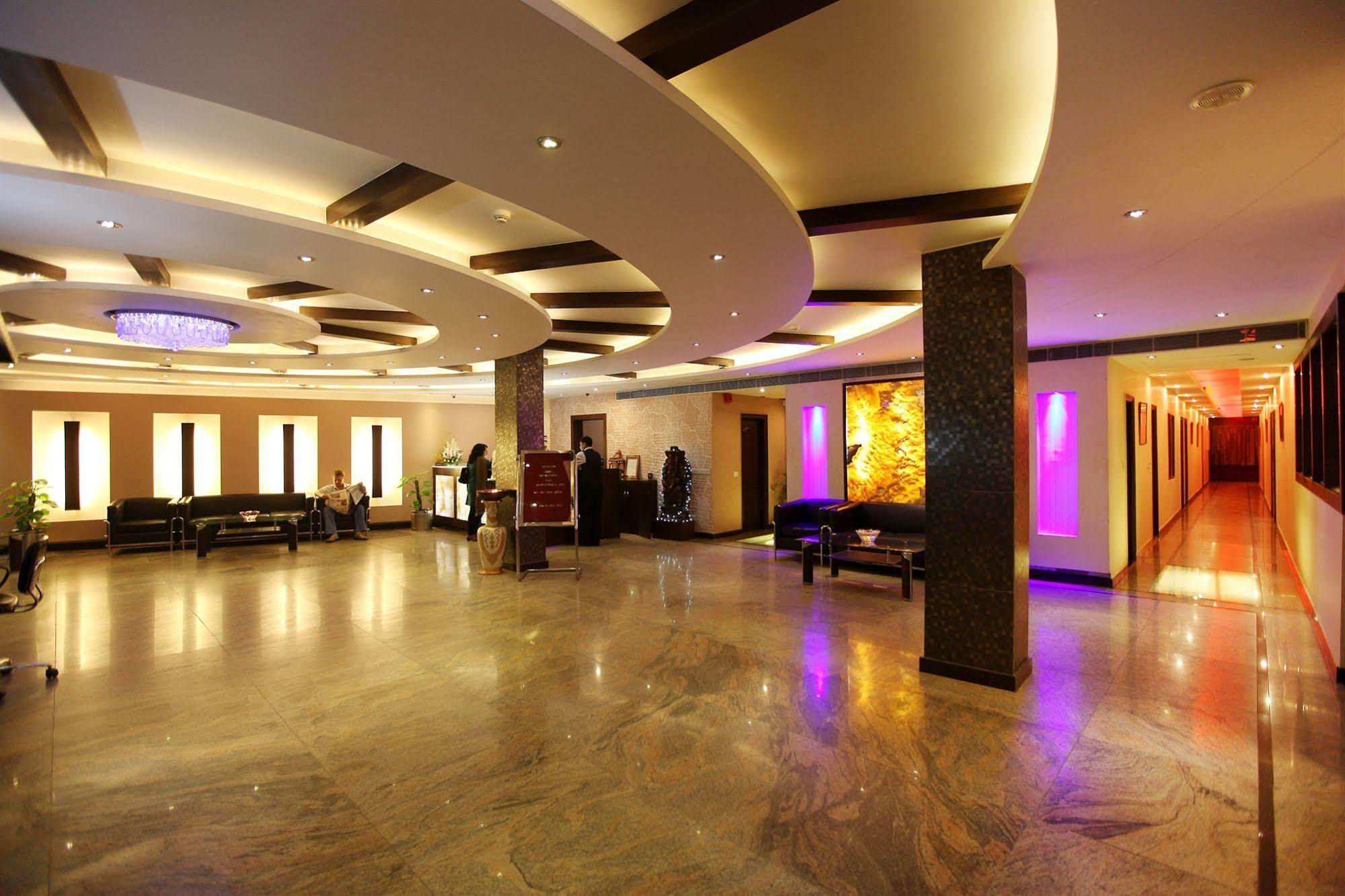 Hotel Airport Le Seasons 4*