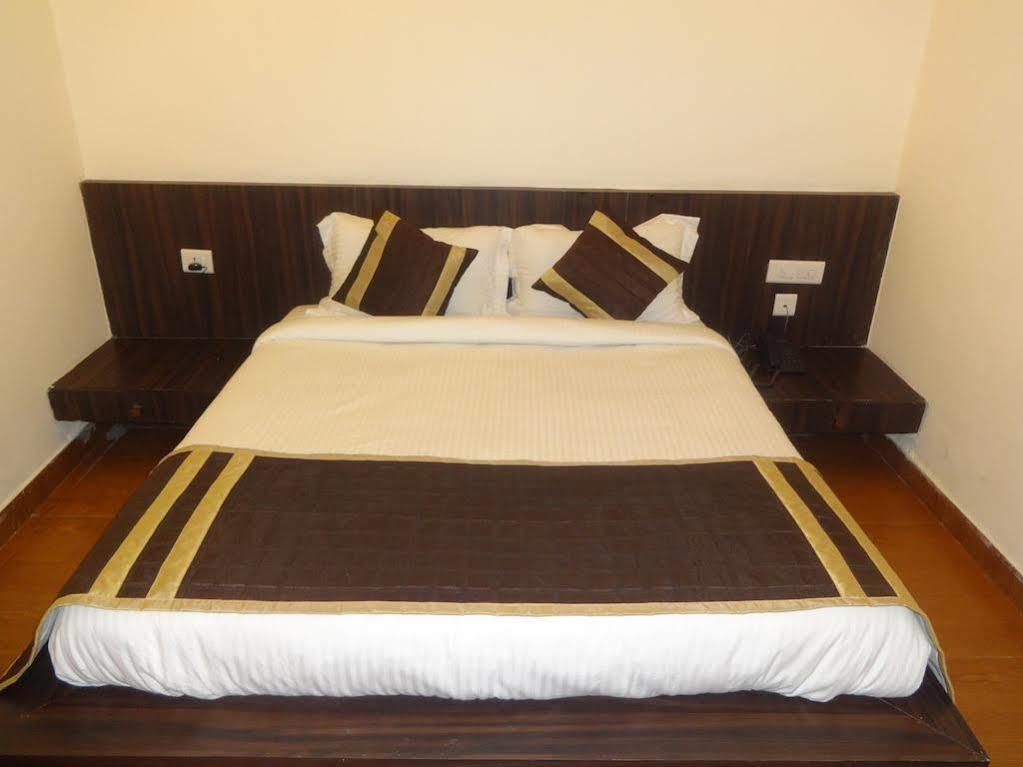 Hotel Airport Hotel De Aura Delhi Airport