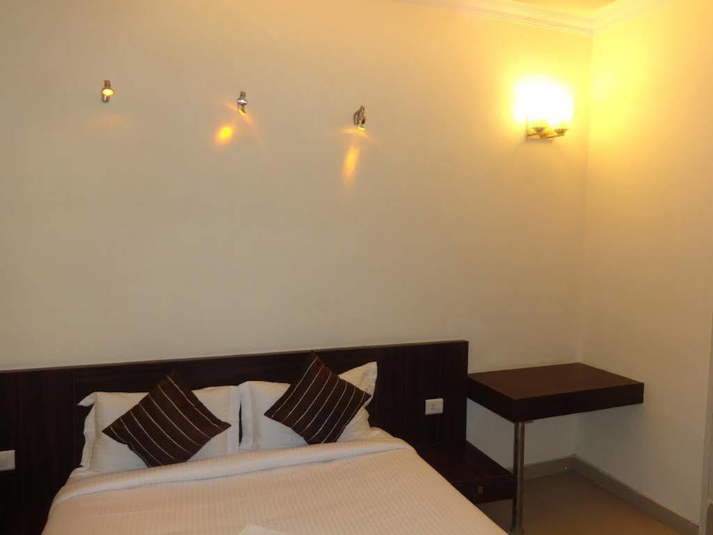 Airport Hotel De Aura Delhi Airport