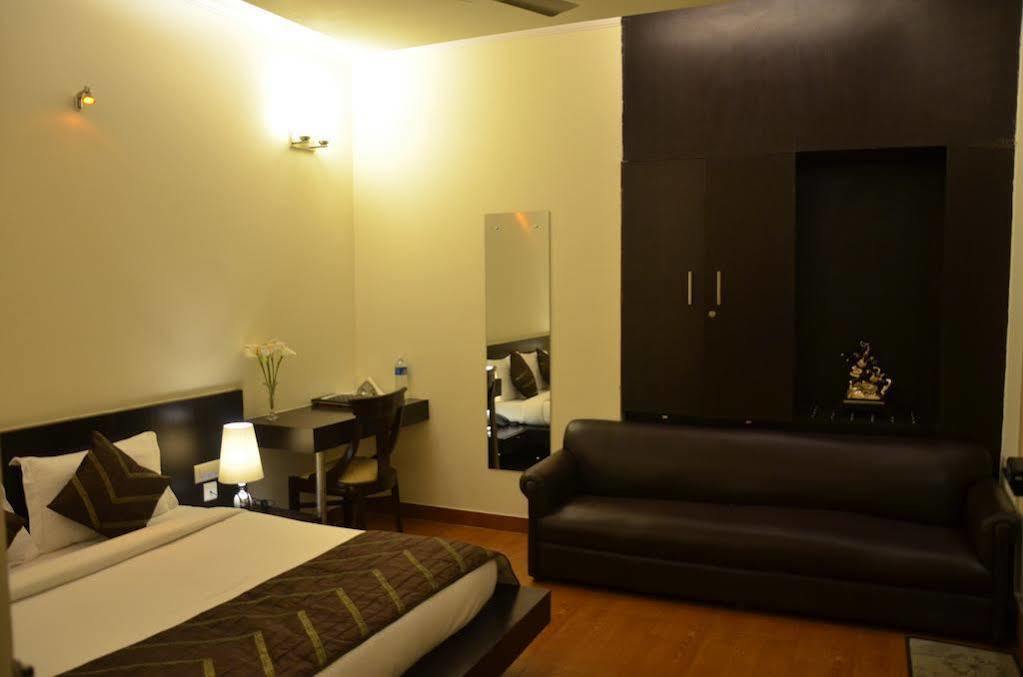 Airport Hotel De Aura Delhi Airport 3* New Delhi