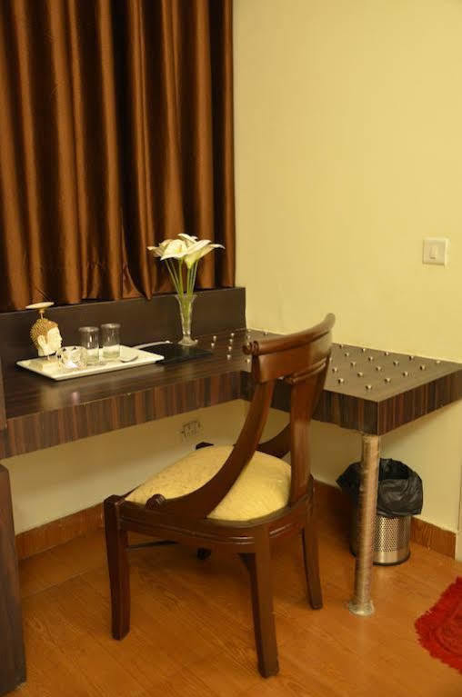 Hotel Airport Hotel De Aura Delhi Airport 3*