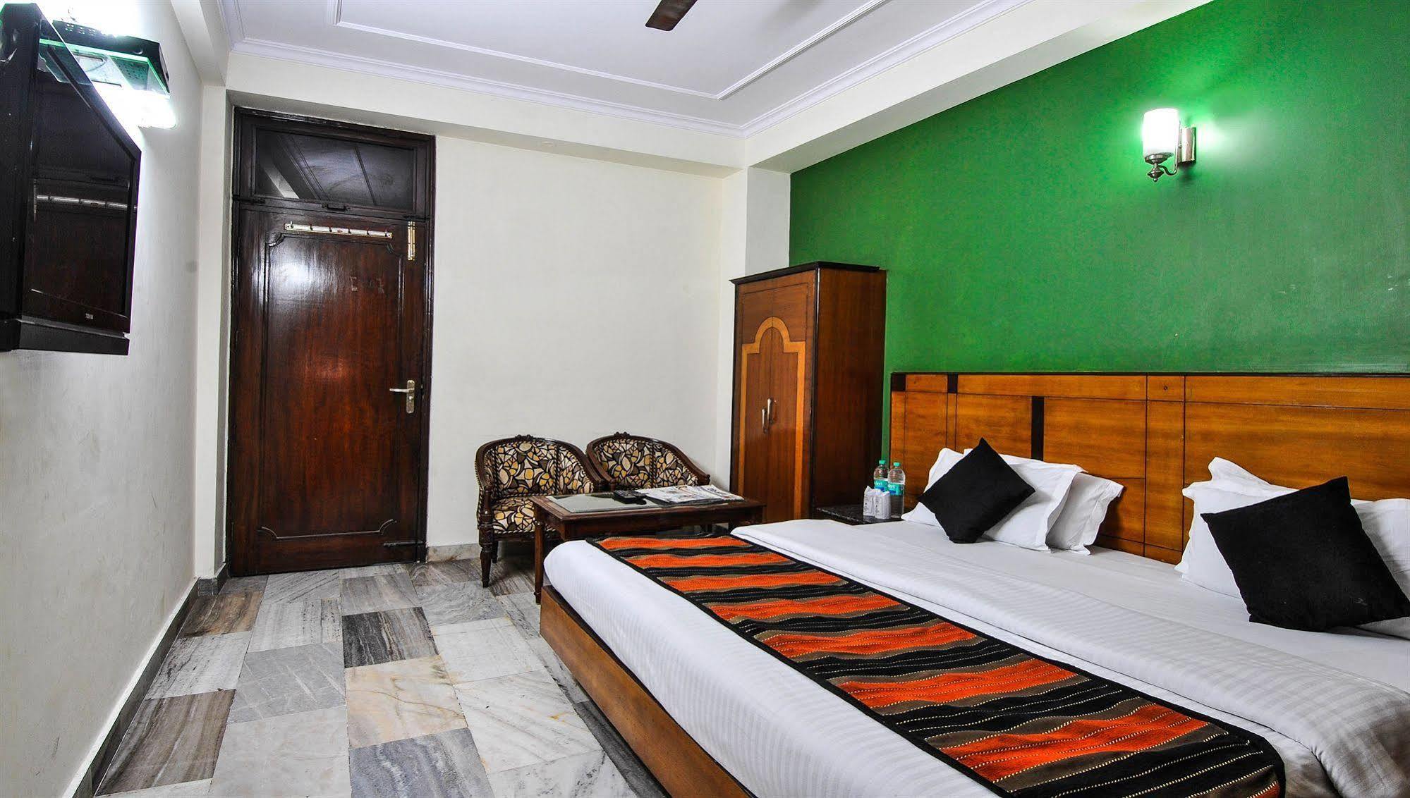 Hotel O Paharganj Near Railway Station Formerly Chand Palace