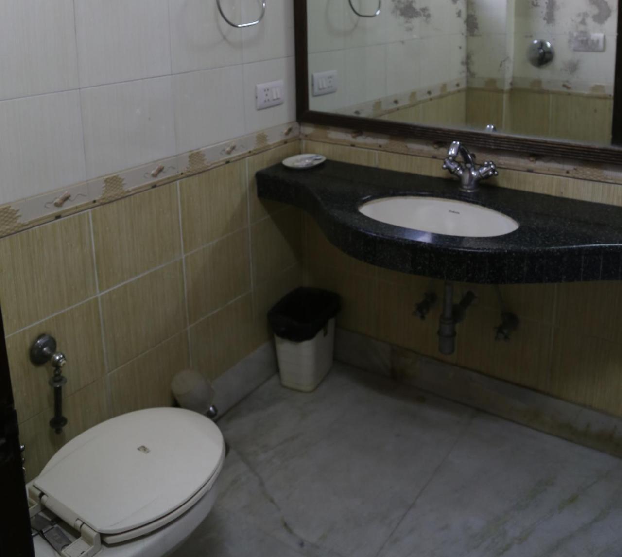 Blue Bell - Karol Bagh New Hotel