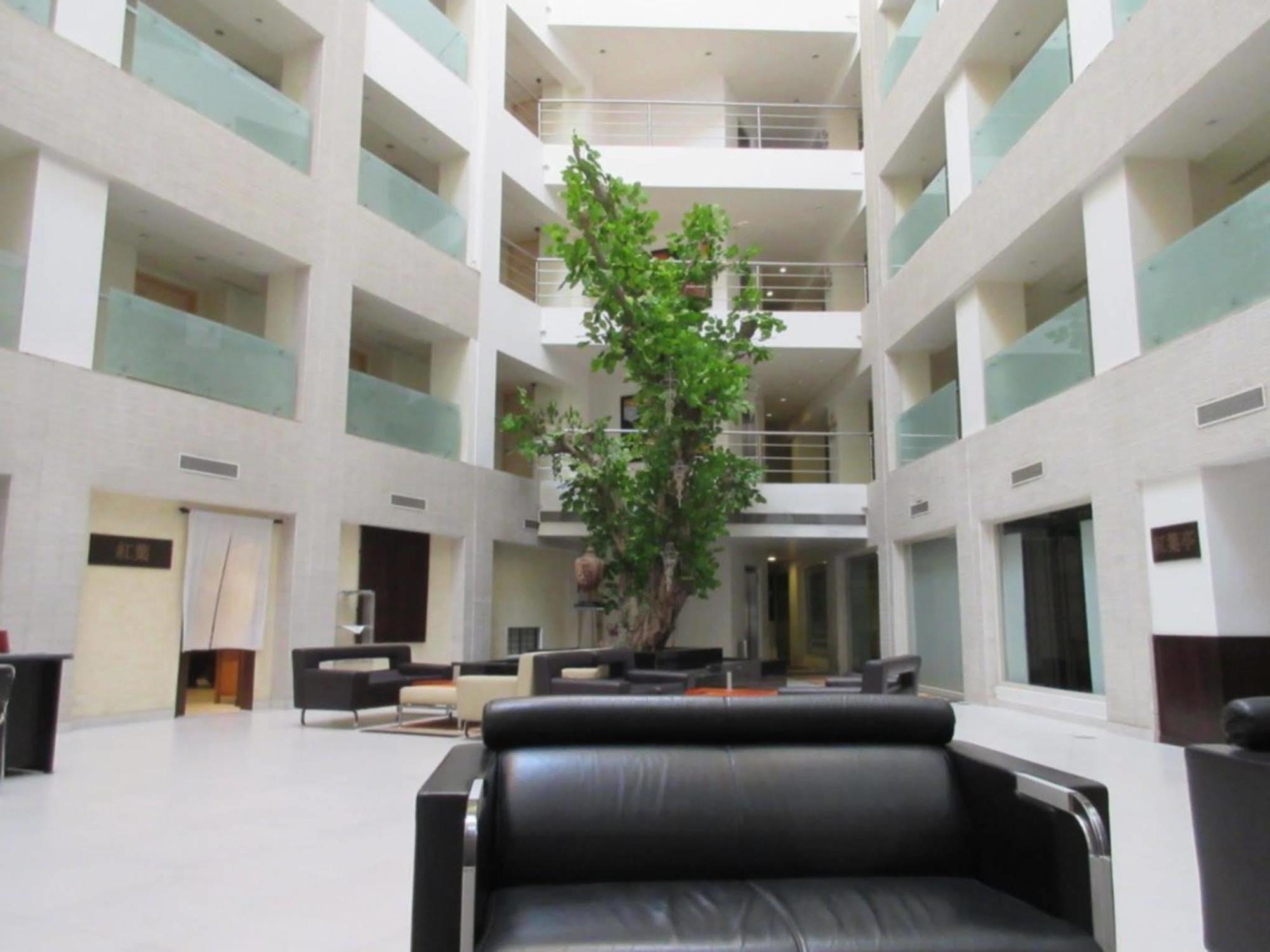 Hotel Avalon Courtyard