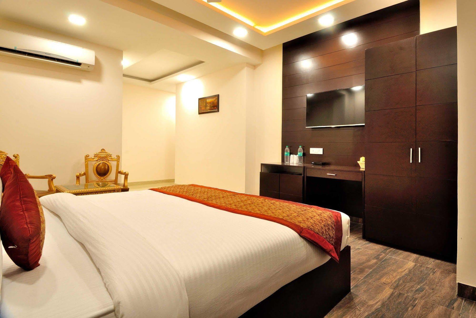 Hotel Kings Inn, Karol Bagh, New