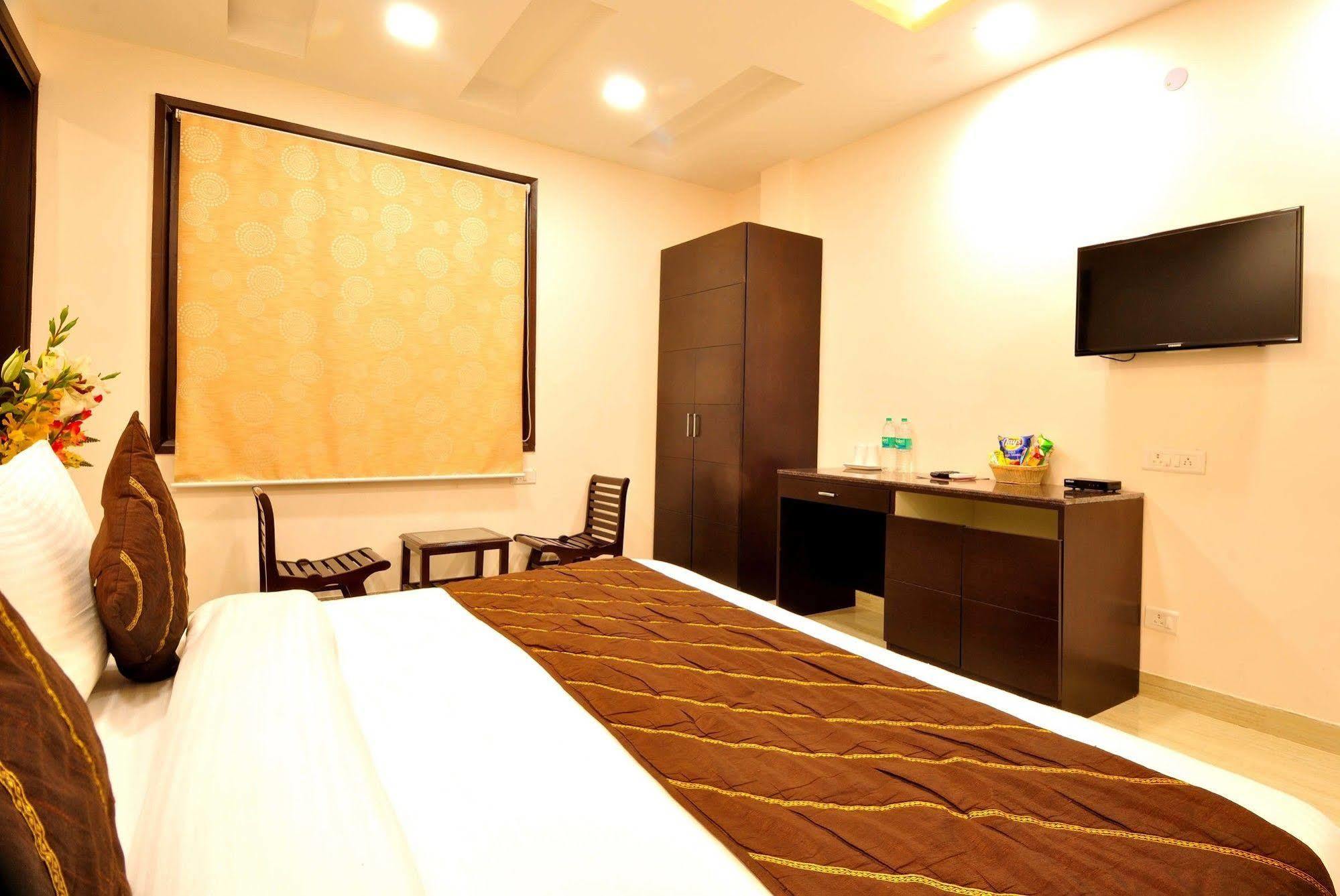 Hotel Kings Inn, Karol Bagh, New