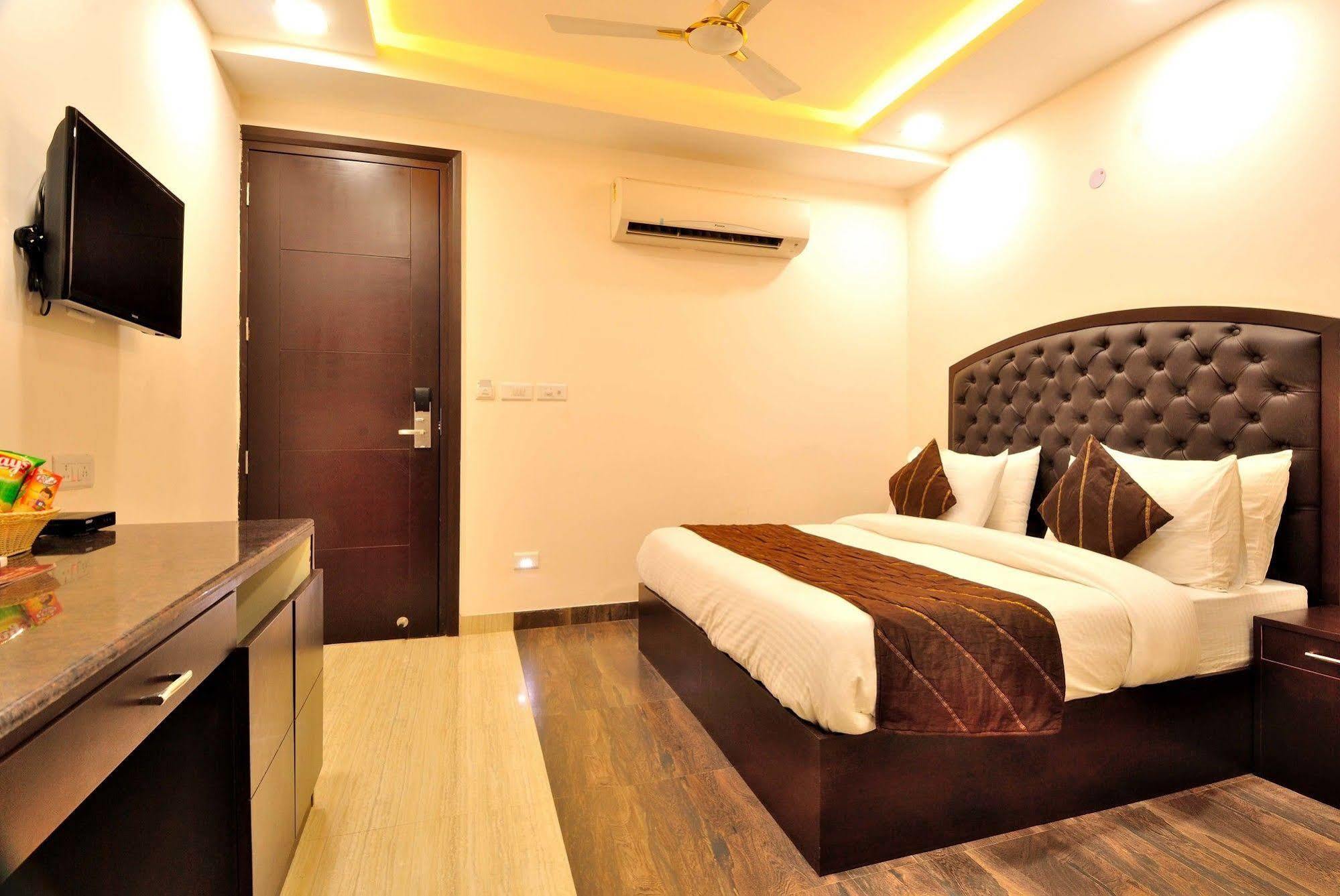 Hotel Kings Inn, Karol Bagh, New