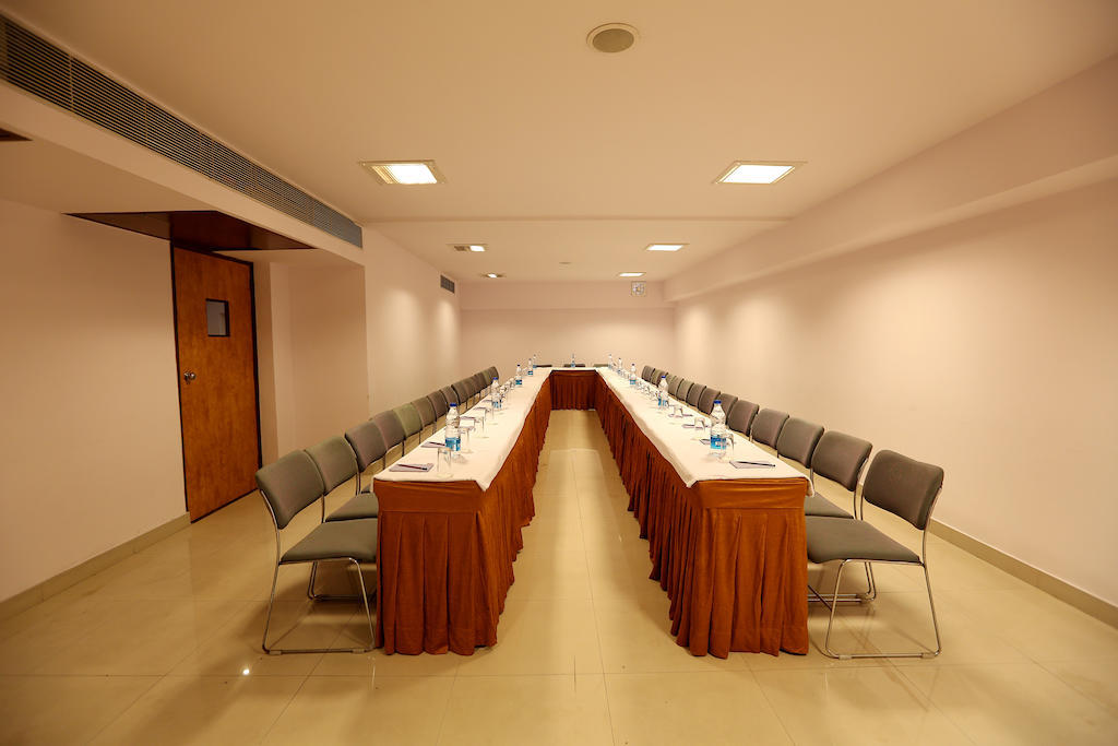 The Class, Delhi Airport 3*