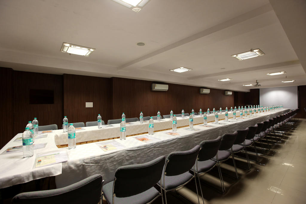 Hotel The Class, Delhi Airport 3*