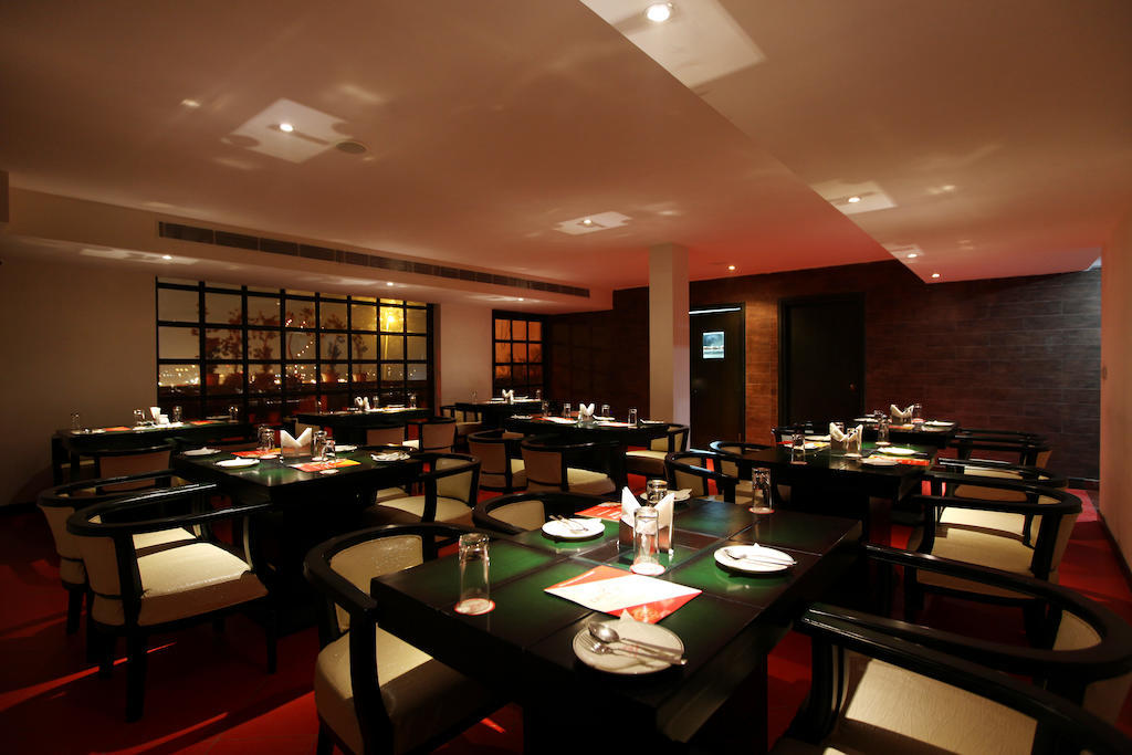 The Class, Delhi Airport 3*