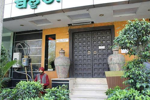 Hotel Gautam Deluxe