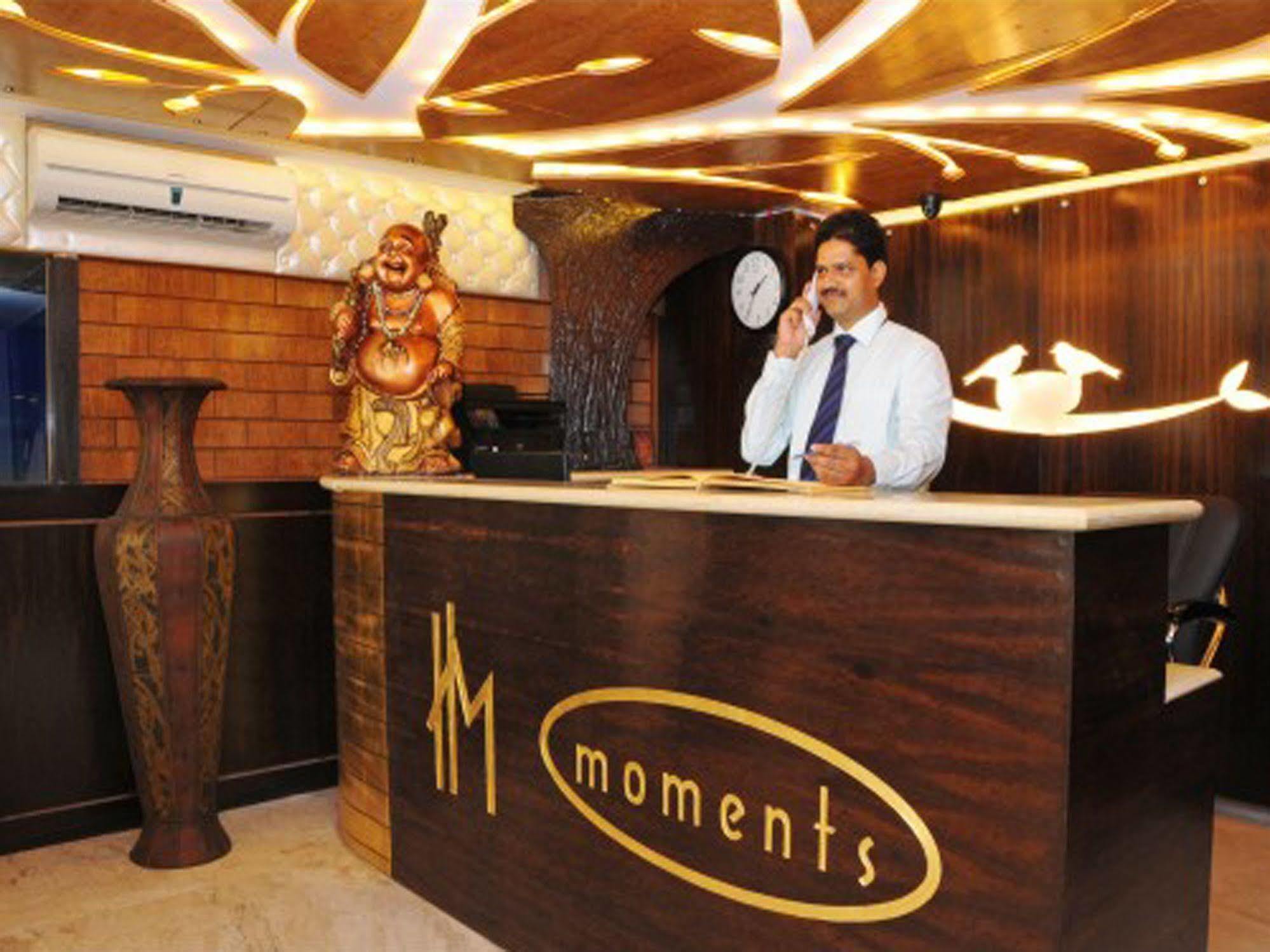 Hotel Moments-near Blk Hospital 3*