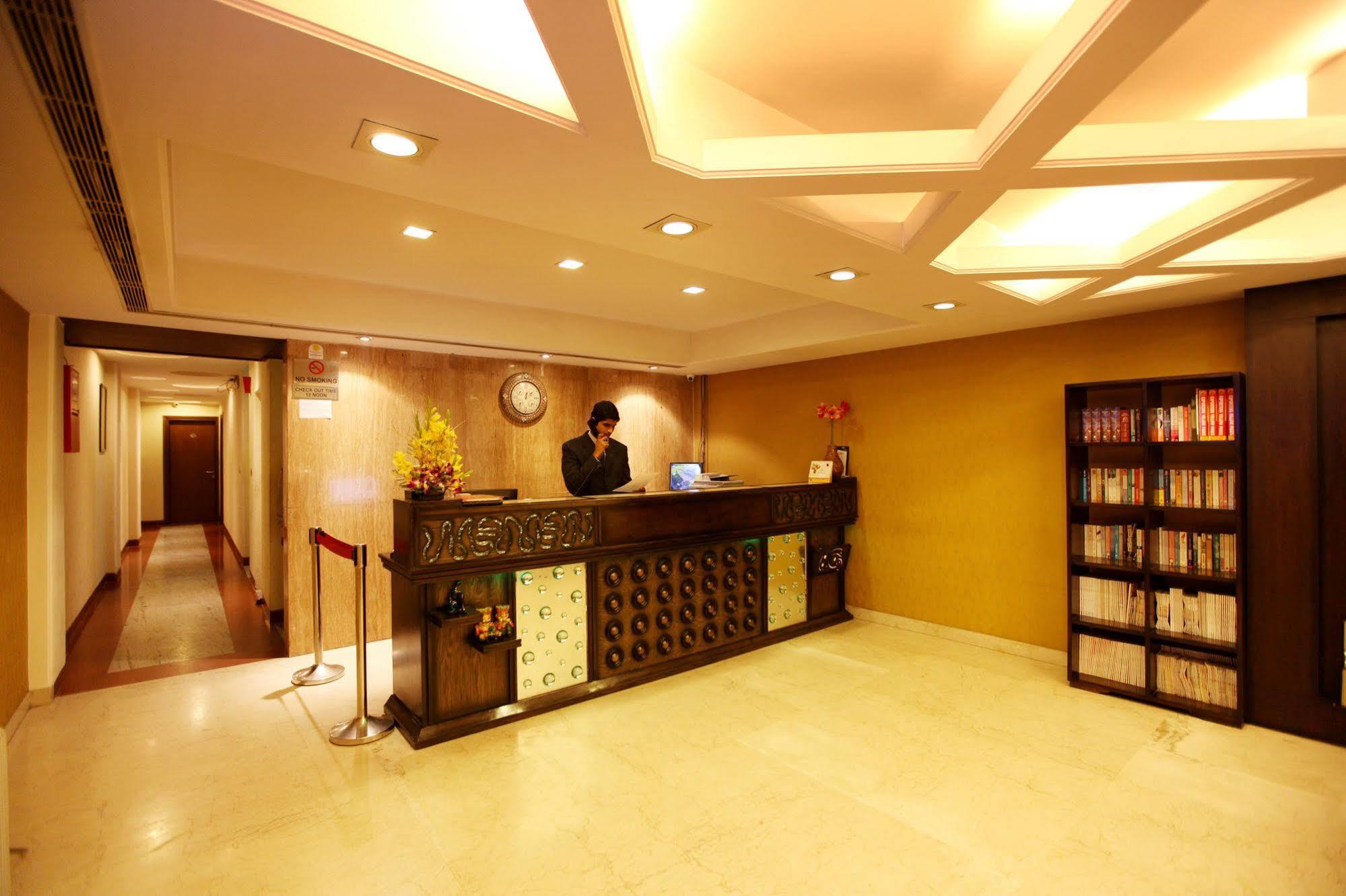The Class, Delhi Airport Hotel 3*