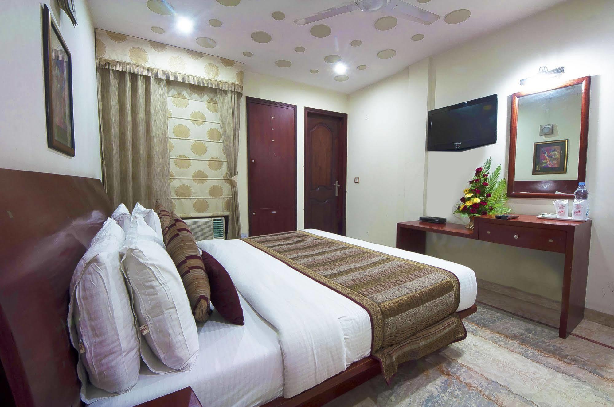 Hotel Suncity 3*