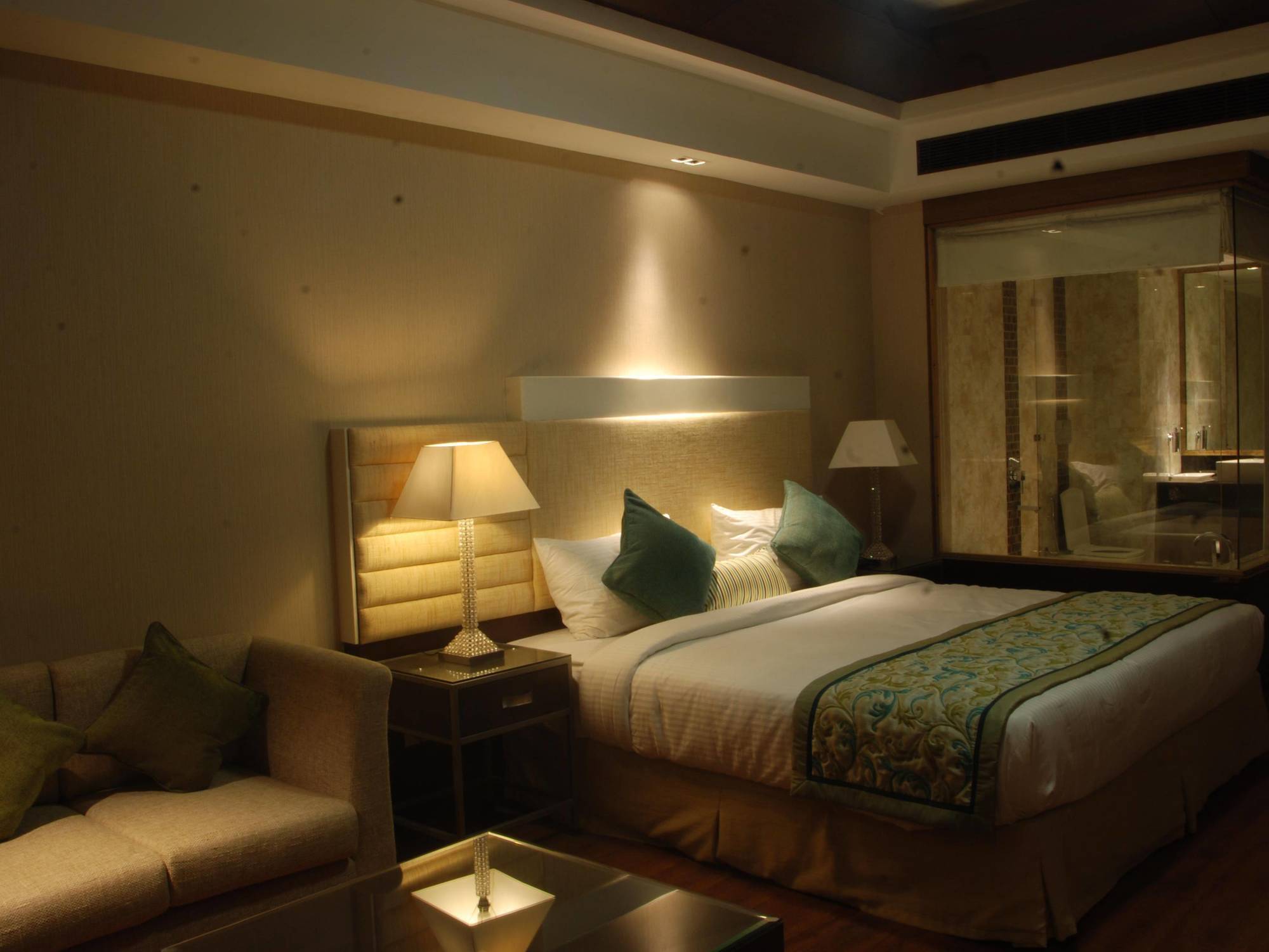 Pluto's Hotel 3*