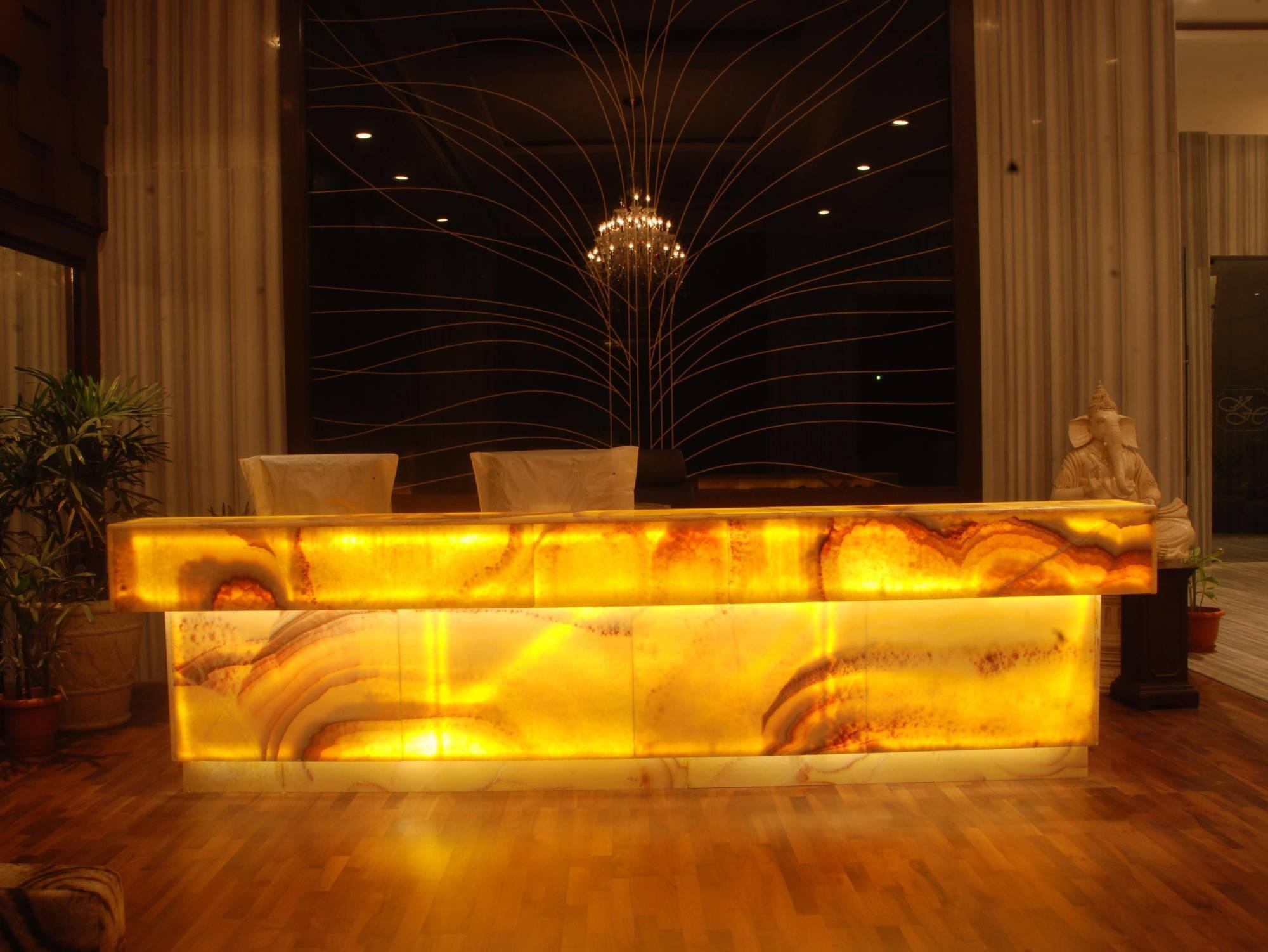 Pluto's Hotel 3*