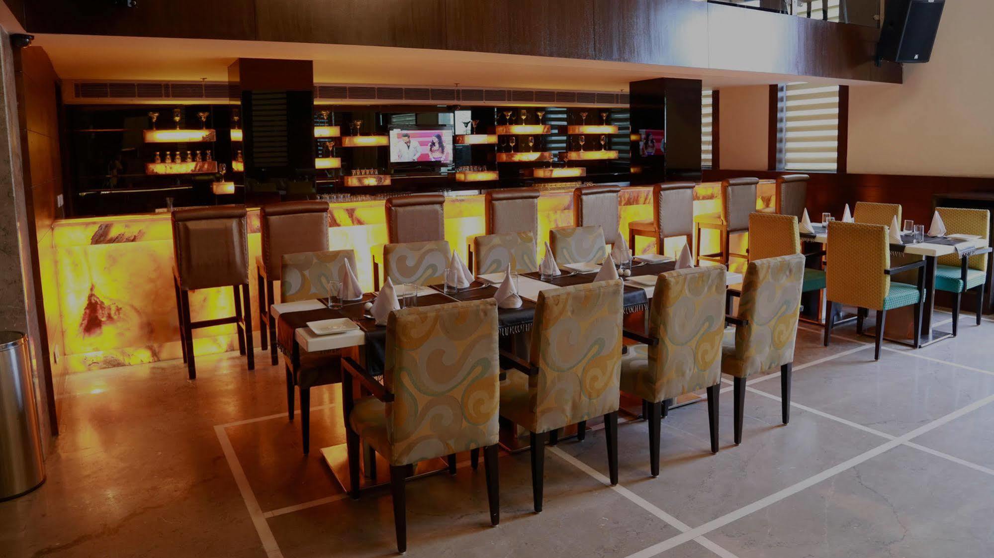 Pluto's Hotel 3*