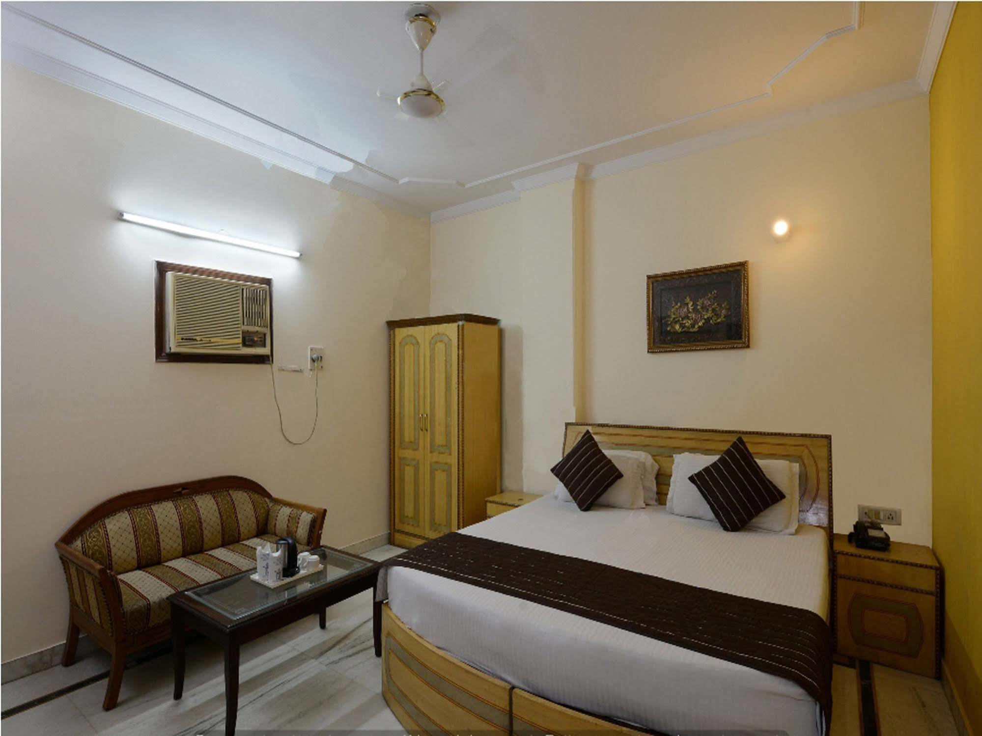 Airport Vishal Residency Hotel New Delhi